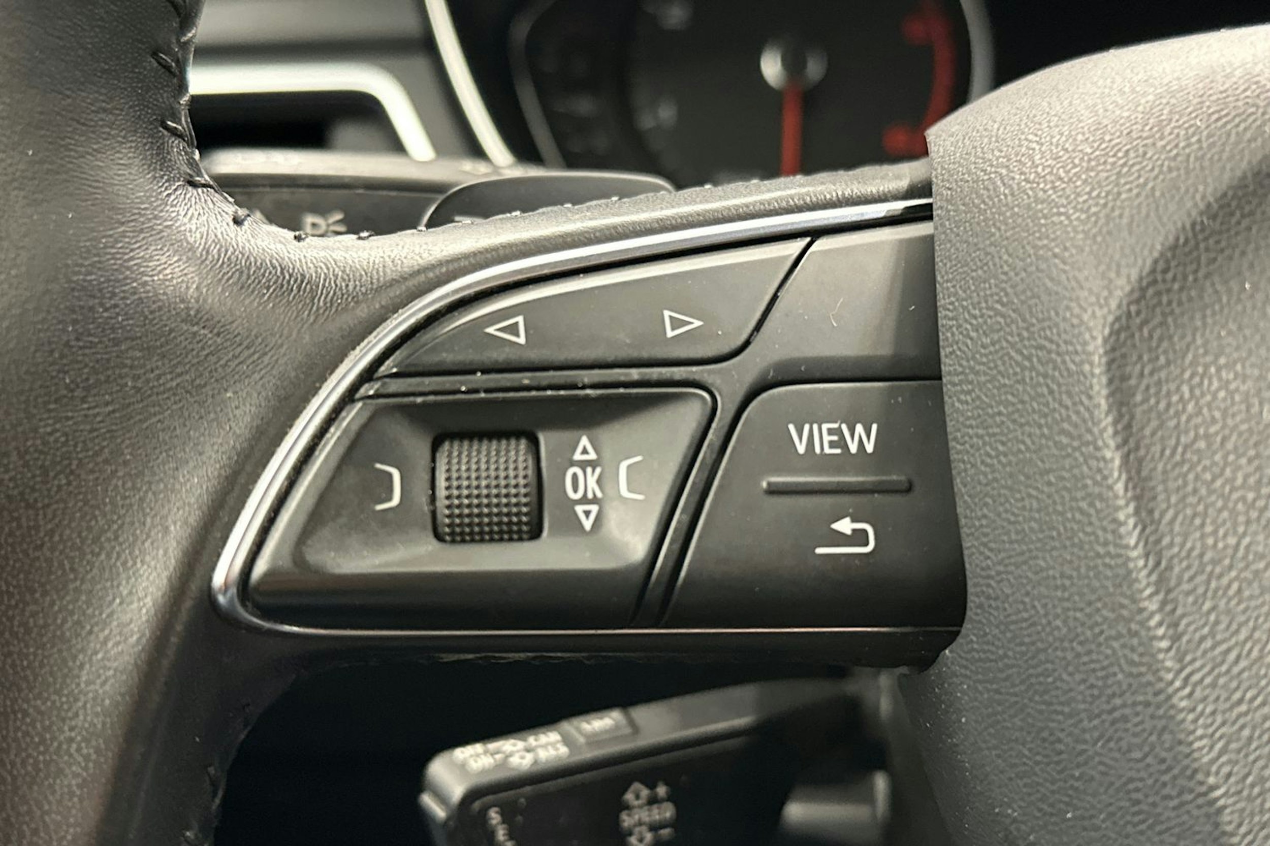 Valkoinen Audi A4 allroad quattro 2017 kuva 16.