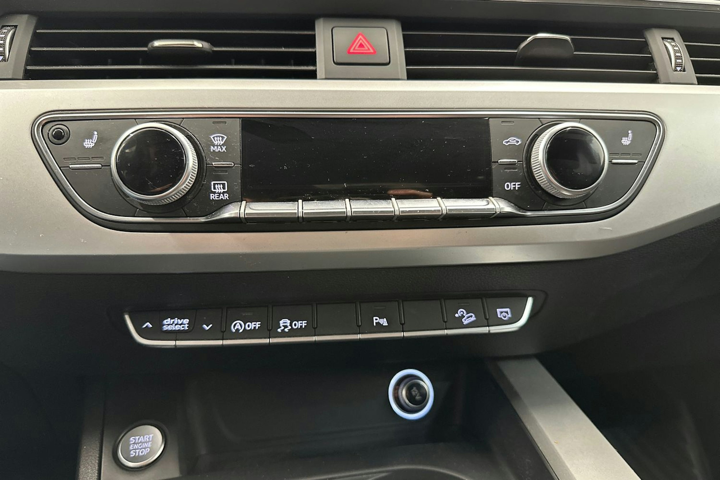 Valkoinen Audi A4 allroad quattro 2017 kuva 22.