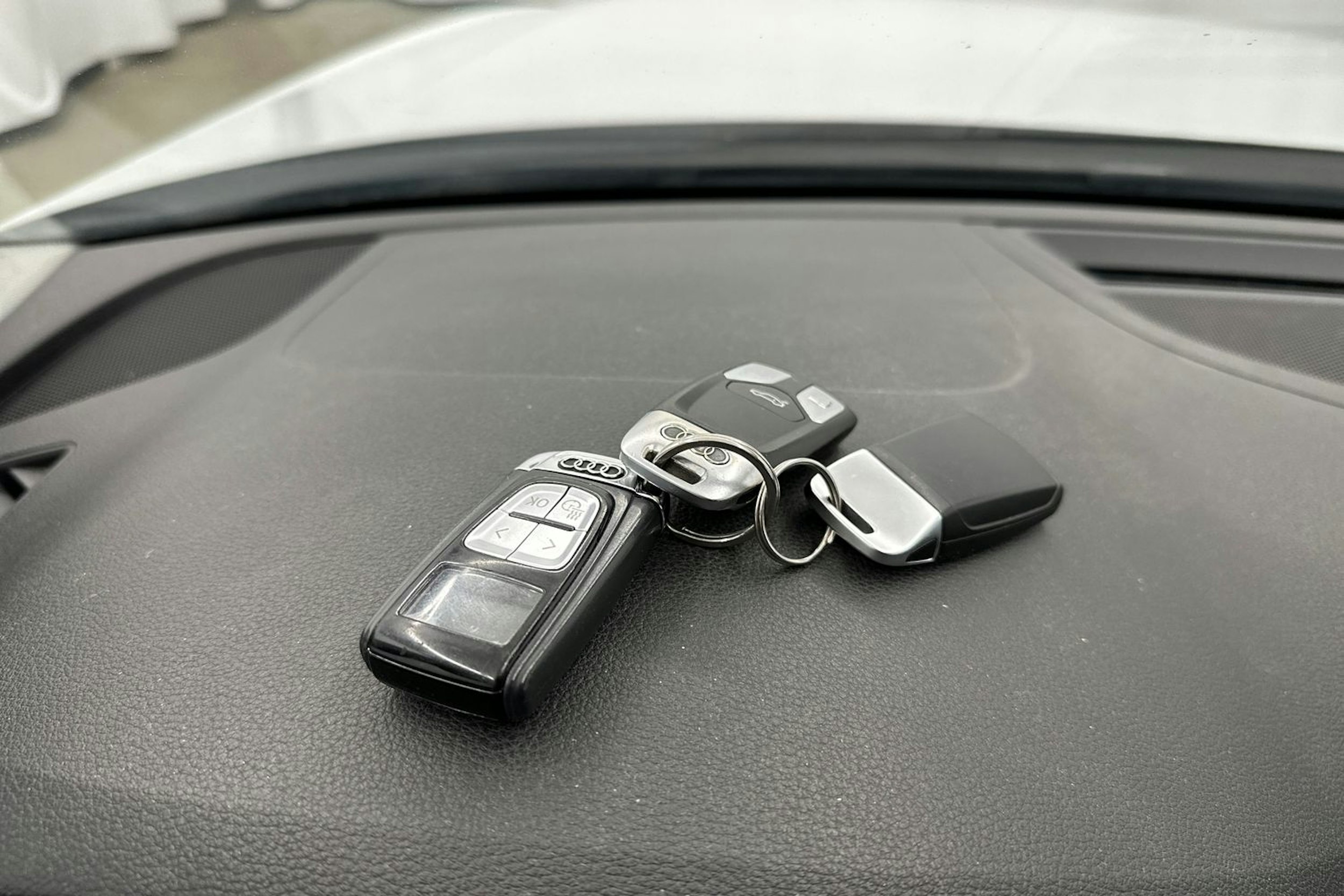 Valkoinen Audi A4 allroad quattro 2017 kuva 25.