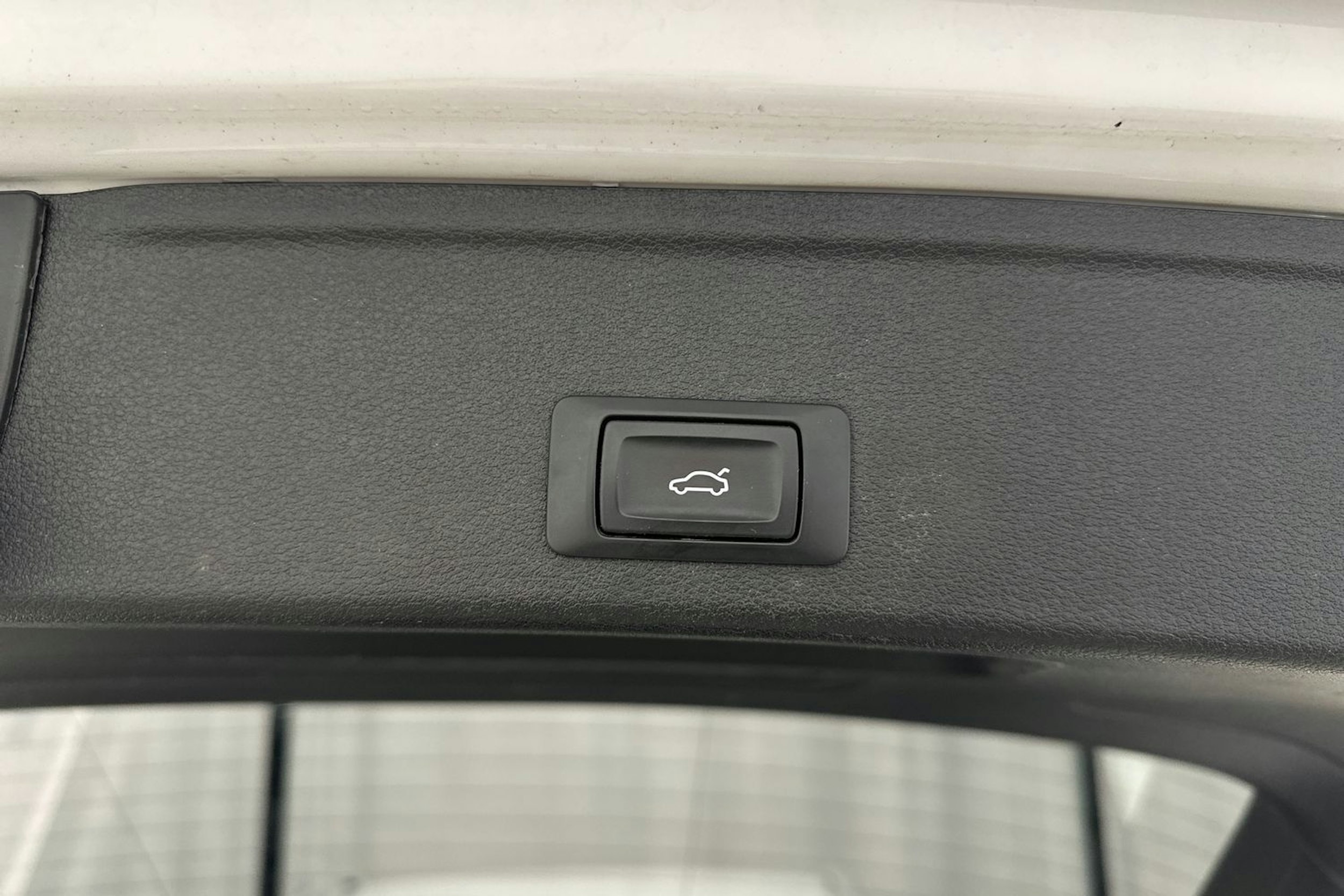 Valkoinen Audi A4 allroad quattro 2017 kuva 28.