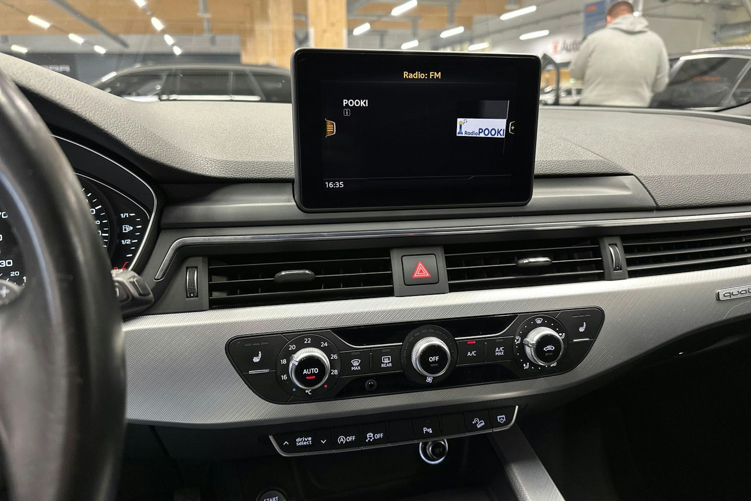 musta Audi A4 allroad quattro 2017 kuva 21.