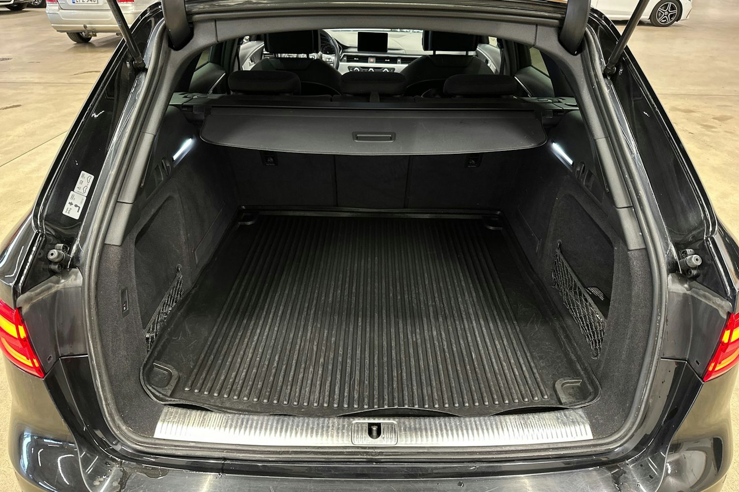 musta Audi A4 allroad quattro 2017 kuva 31.