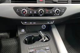Valkoinen Audi A4 allroad quattro 2018 kuva 14.