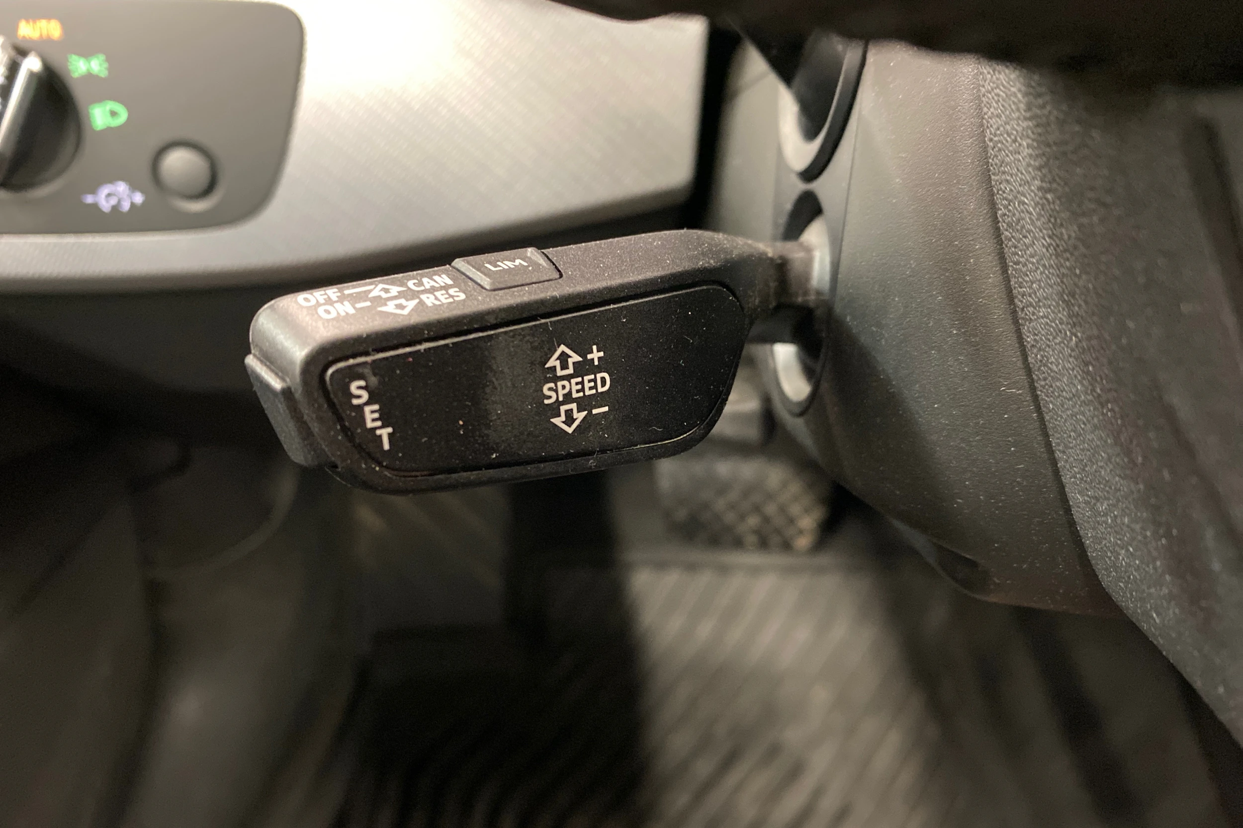 Valkoinen Audi A4 allroad quattro 2018 kuva 18.