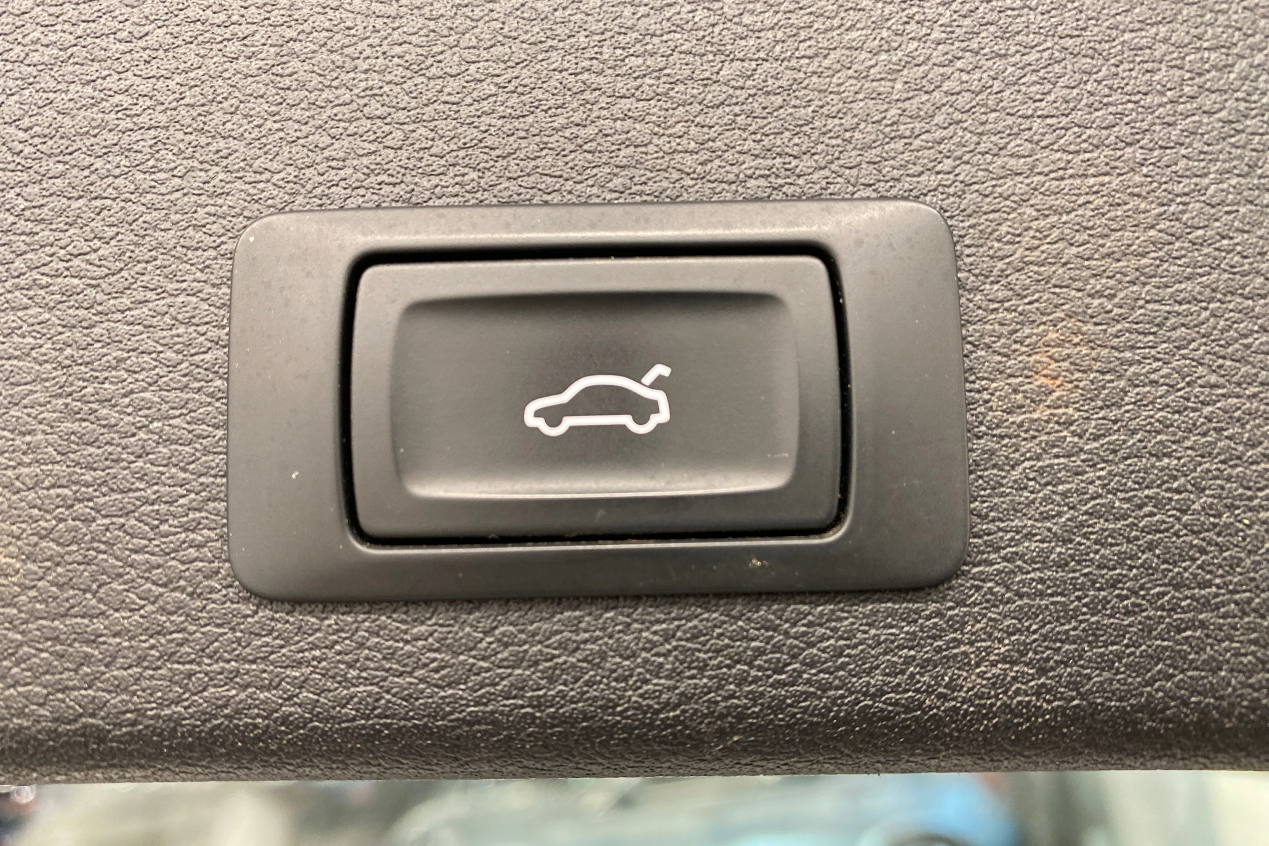 Valkoinen Audi A4 allroad quattro 2018 kuva 21.