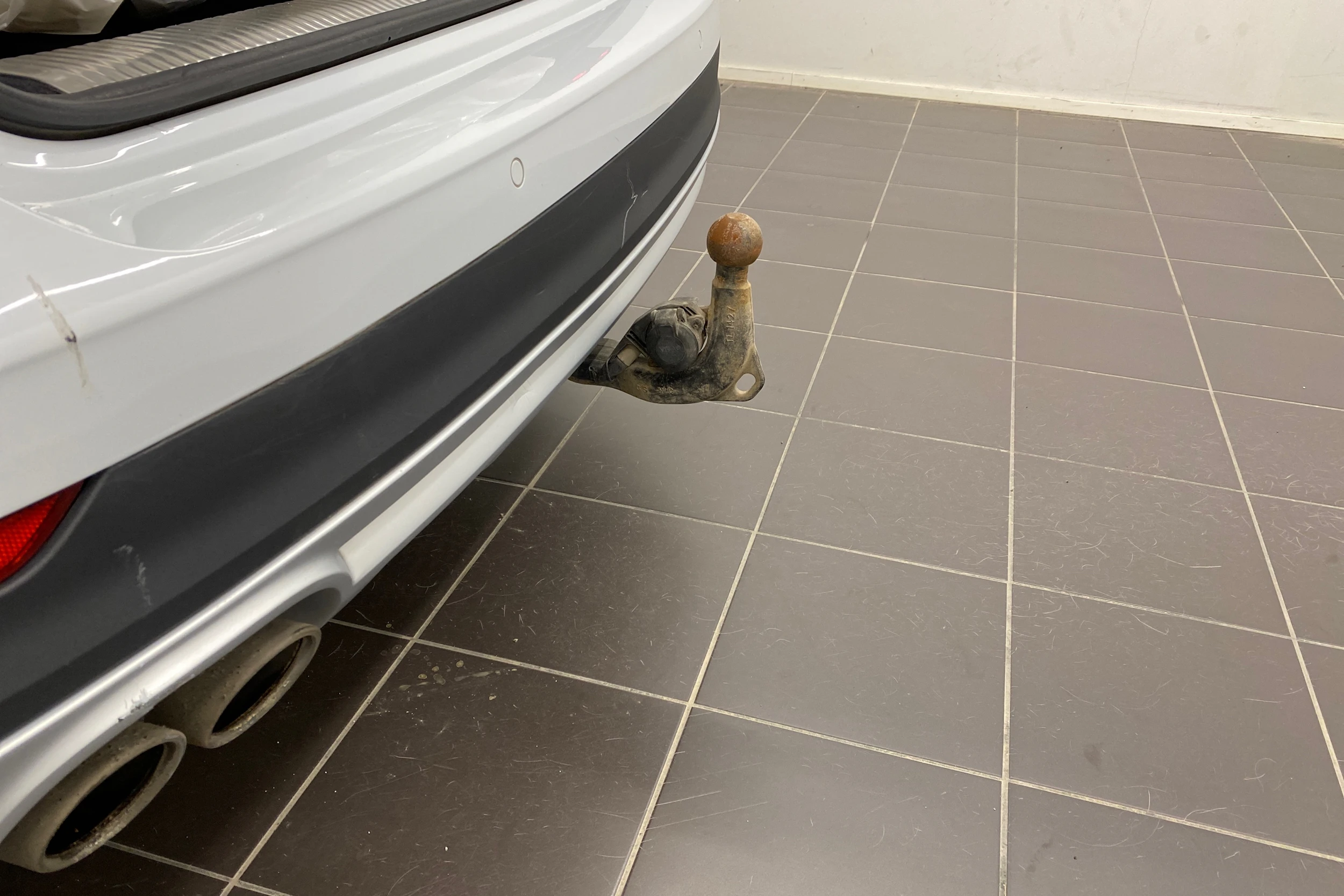 Valkoinen Audi A4 allroad quattro 2018 kuva 22.