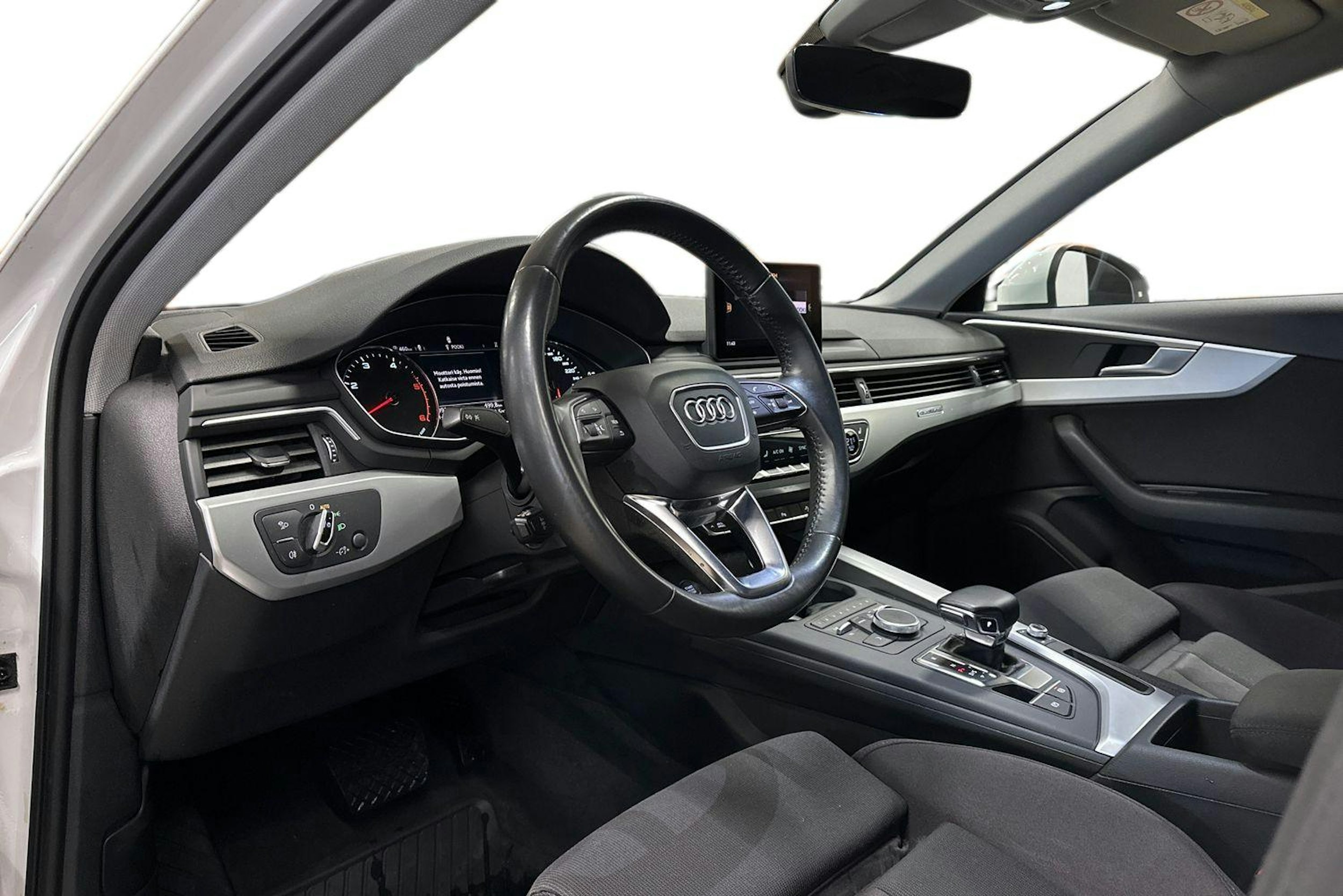 valkoinen Audi A4 allroad quattro 2018 kuva 7.