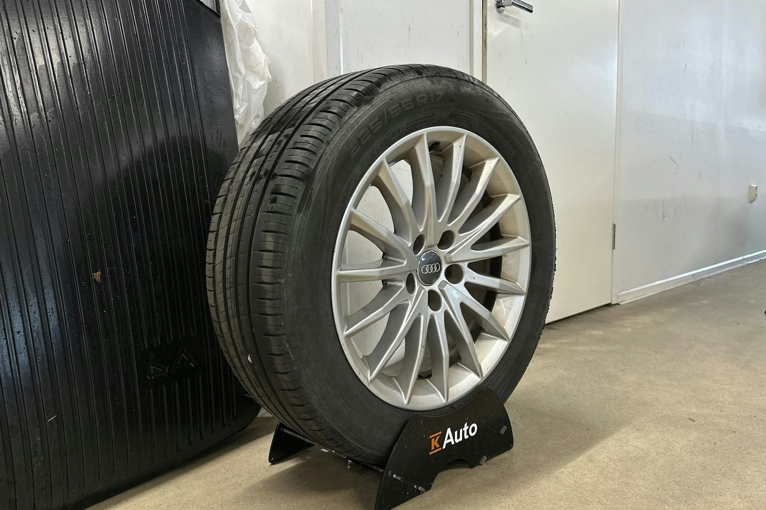 valkoinen Audi A4 allroad quattro 2018 kuva 13.