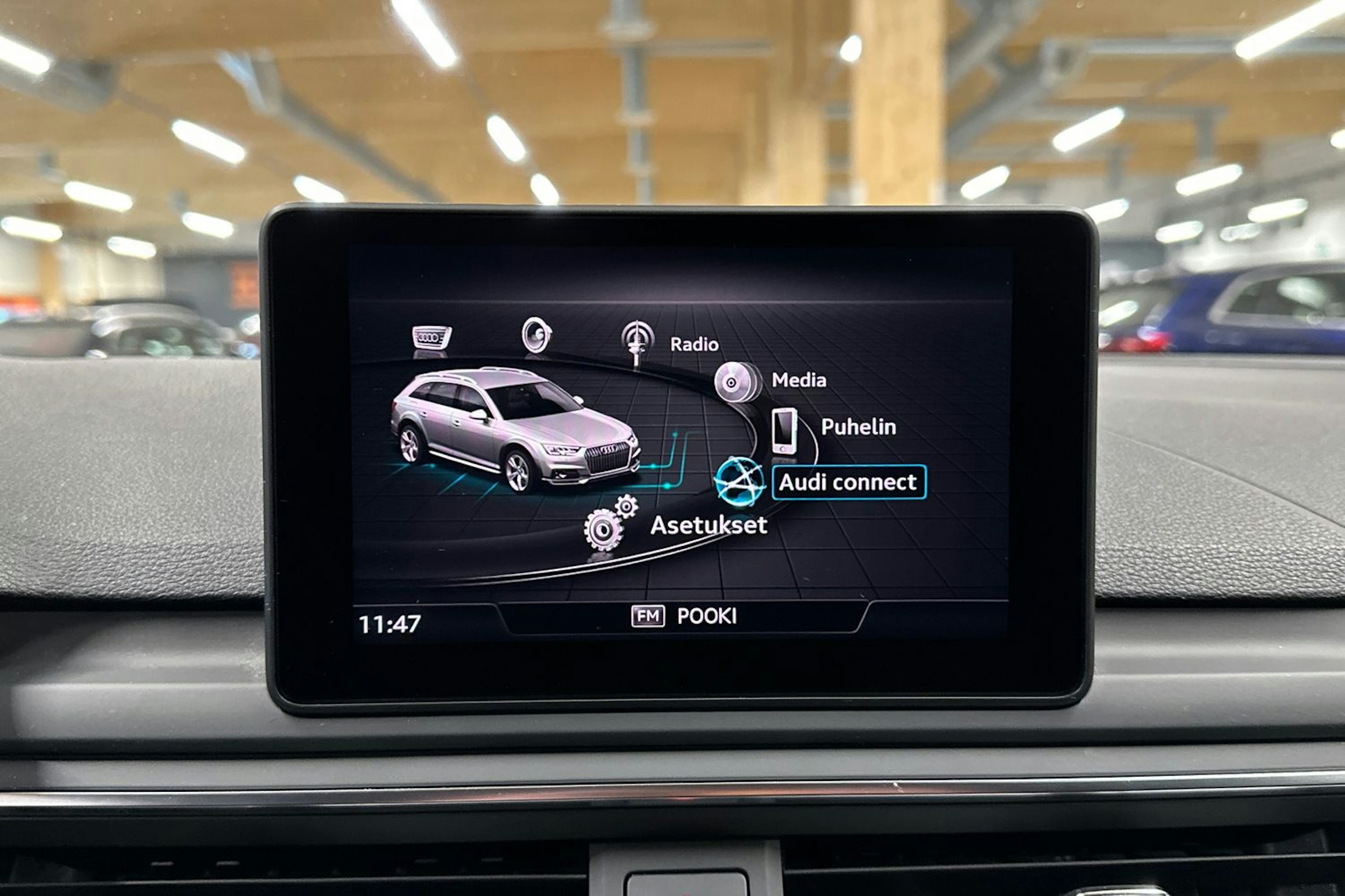 valkoinen Audi A4 allroad quattro 2018 kuva 15.