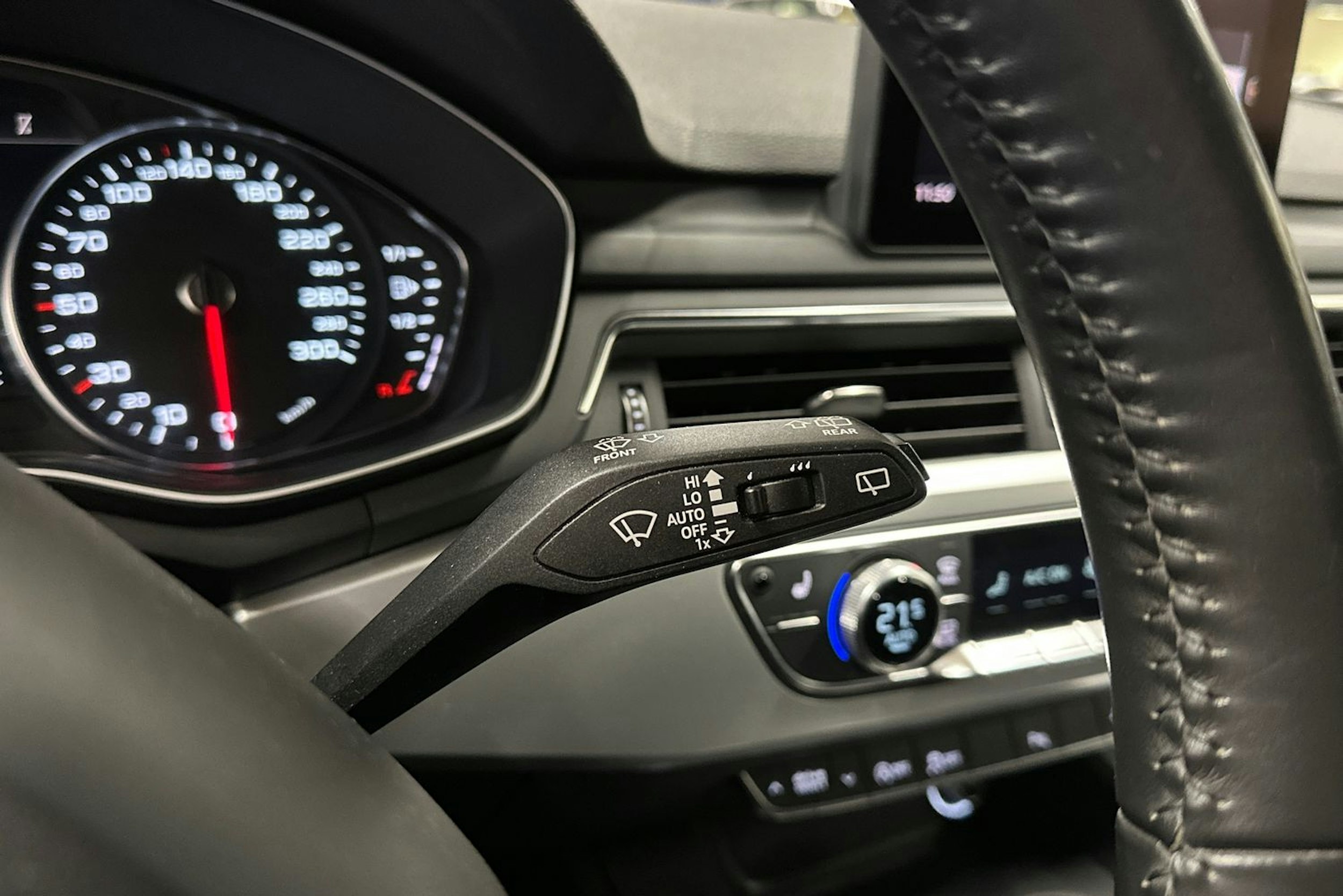 valkoinen Audi A4 allroad quattro 2018 kuva 25.