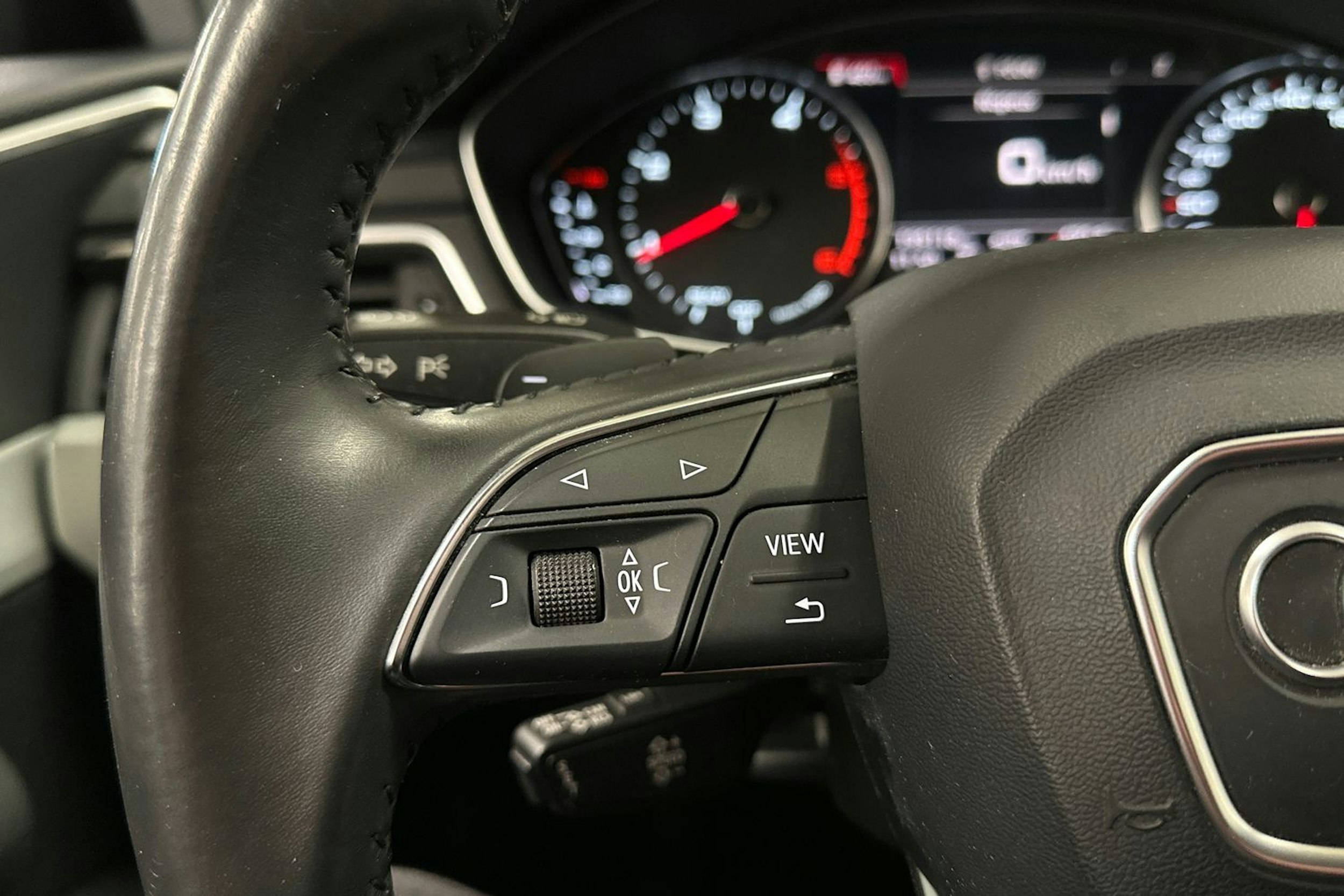 valkoinen Audi A4 allroad quattro 2018 kuva 26.