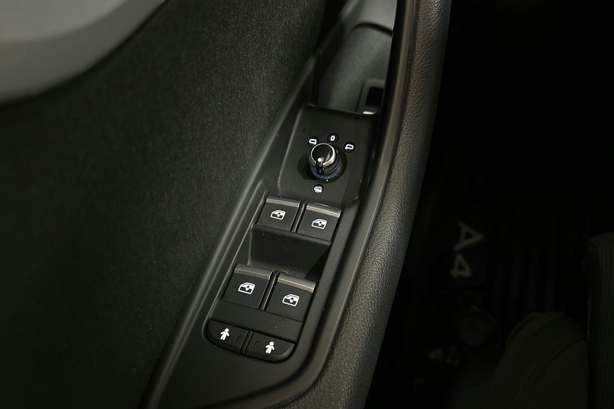 valkoinen Audi A4 allroad quattro 2018 kuva 29.