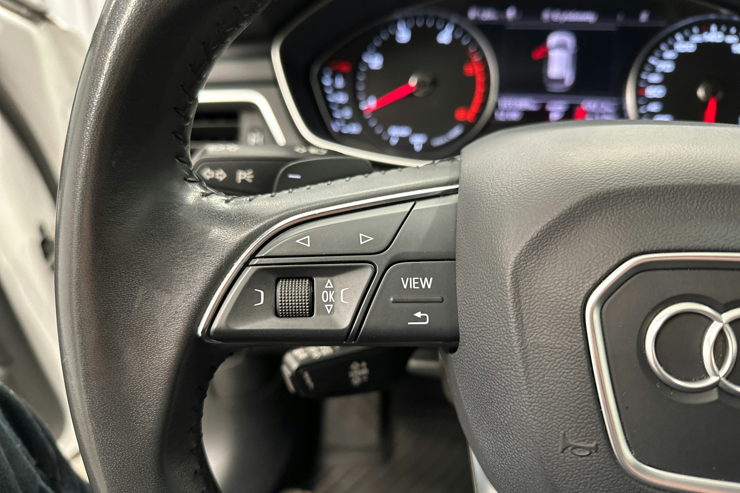 valkoinen Audi A4 allroad quattro 2018 kuva 14.