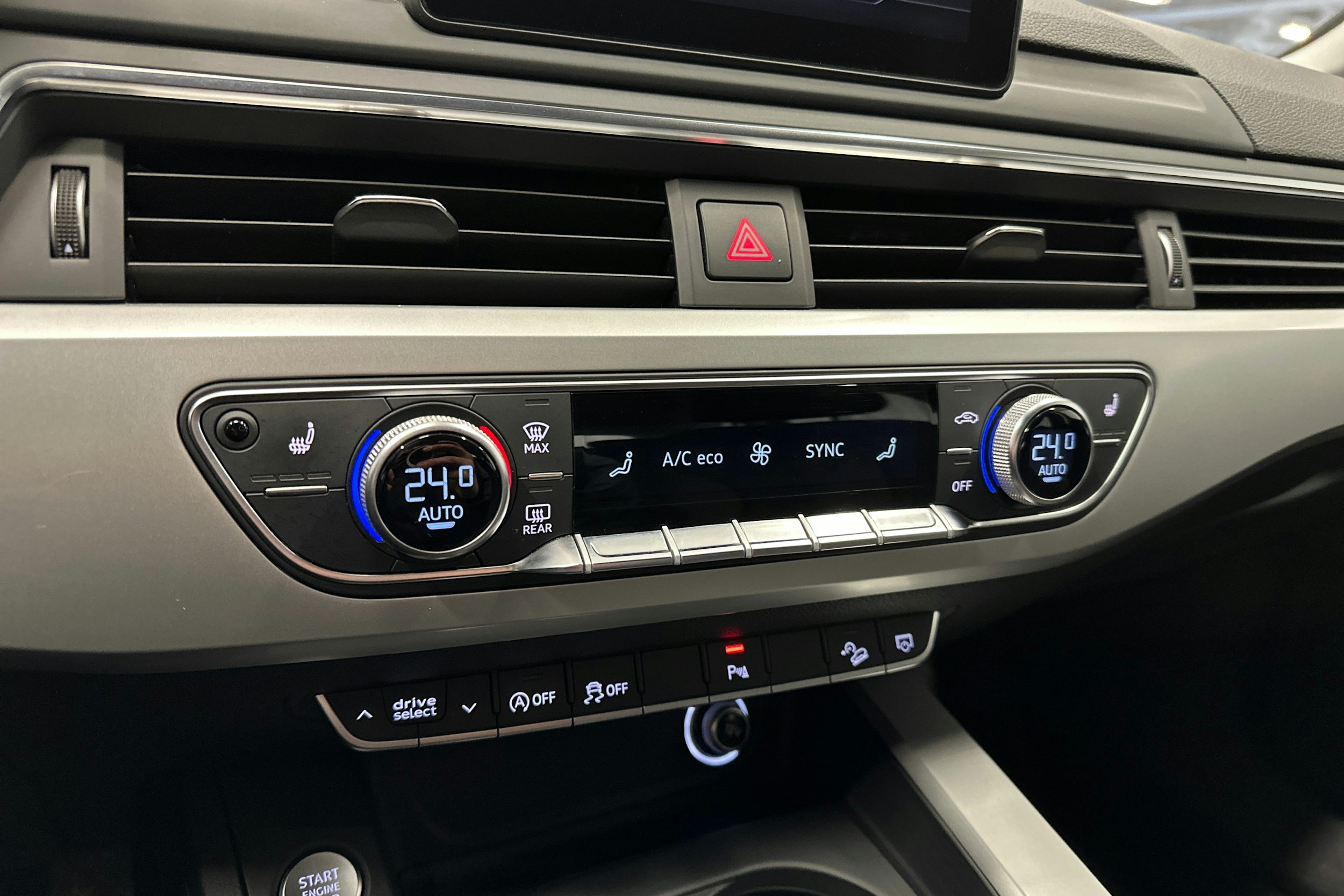 valkoinen Audi A4 allroad quattro 2018 kuva 24.