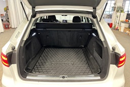 valkoinen Audi A4 allroad quattro 2018 kuva 27.