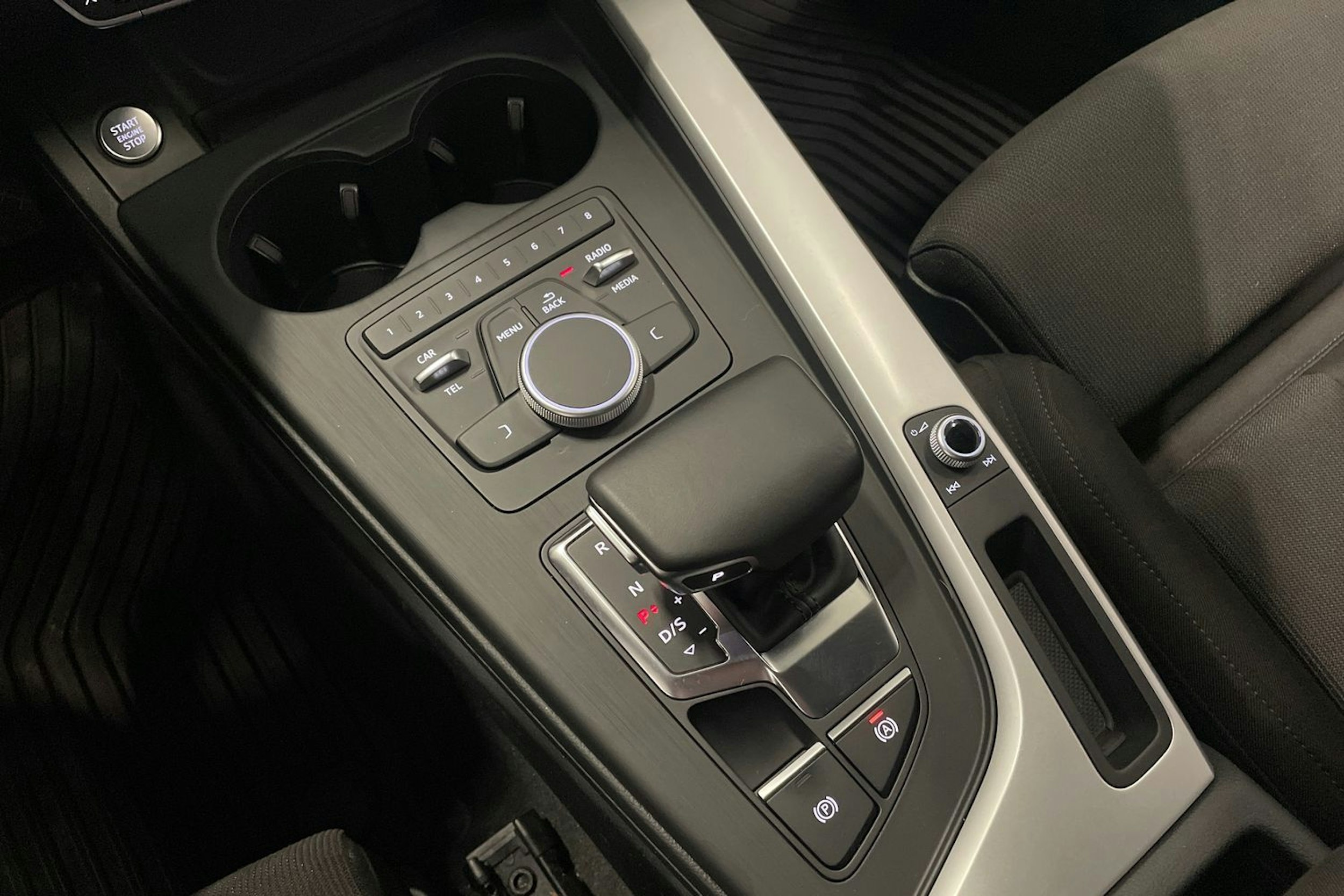 harmaa Audi A4 allroad quattro 2018 kuva 31.