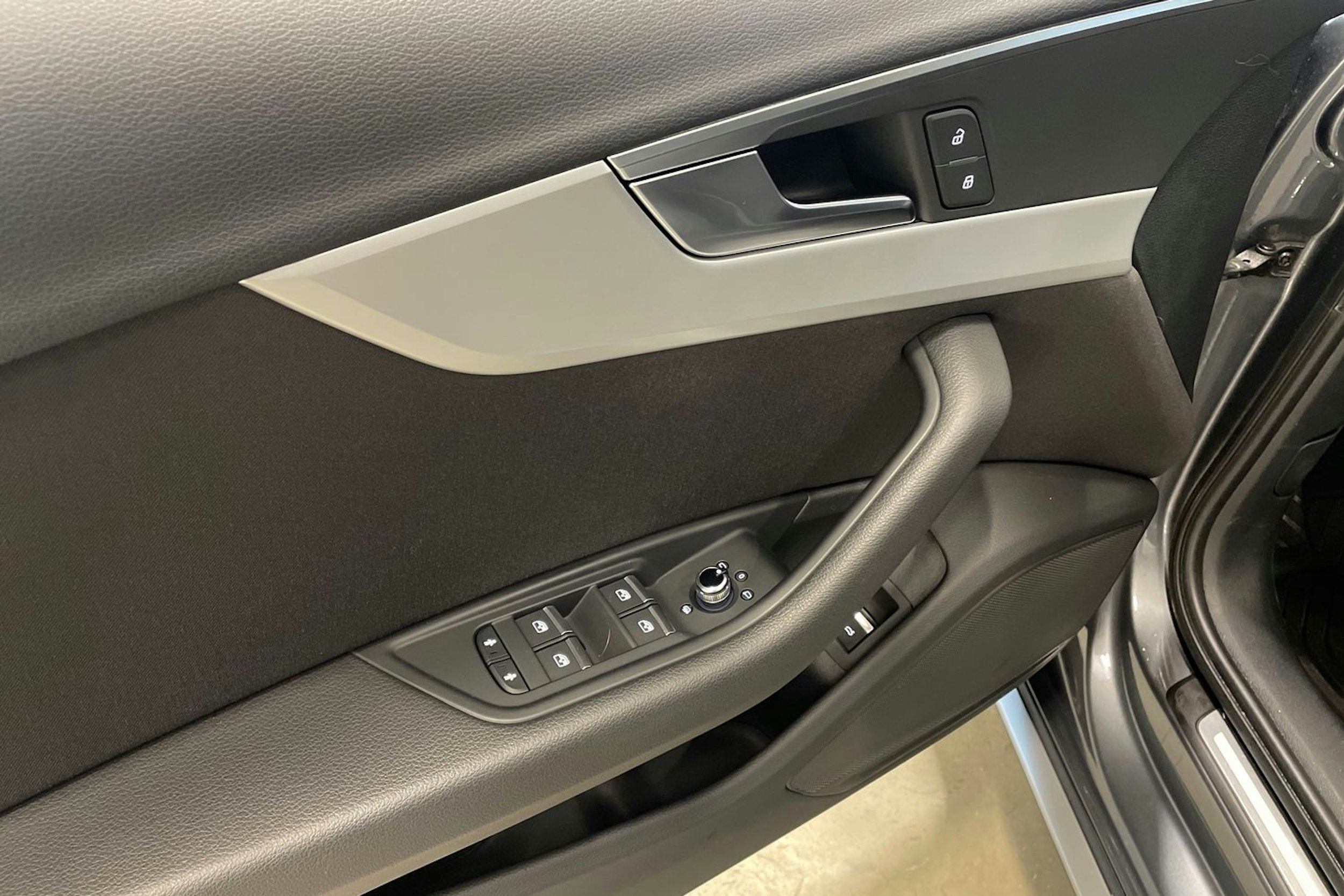 harmaa Audi A4 allroad quattro 2018 kuva 33.