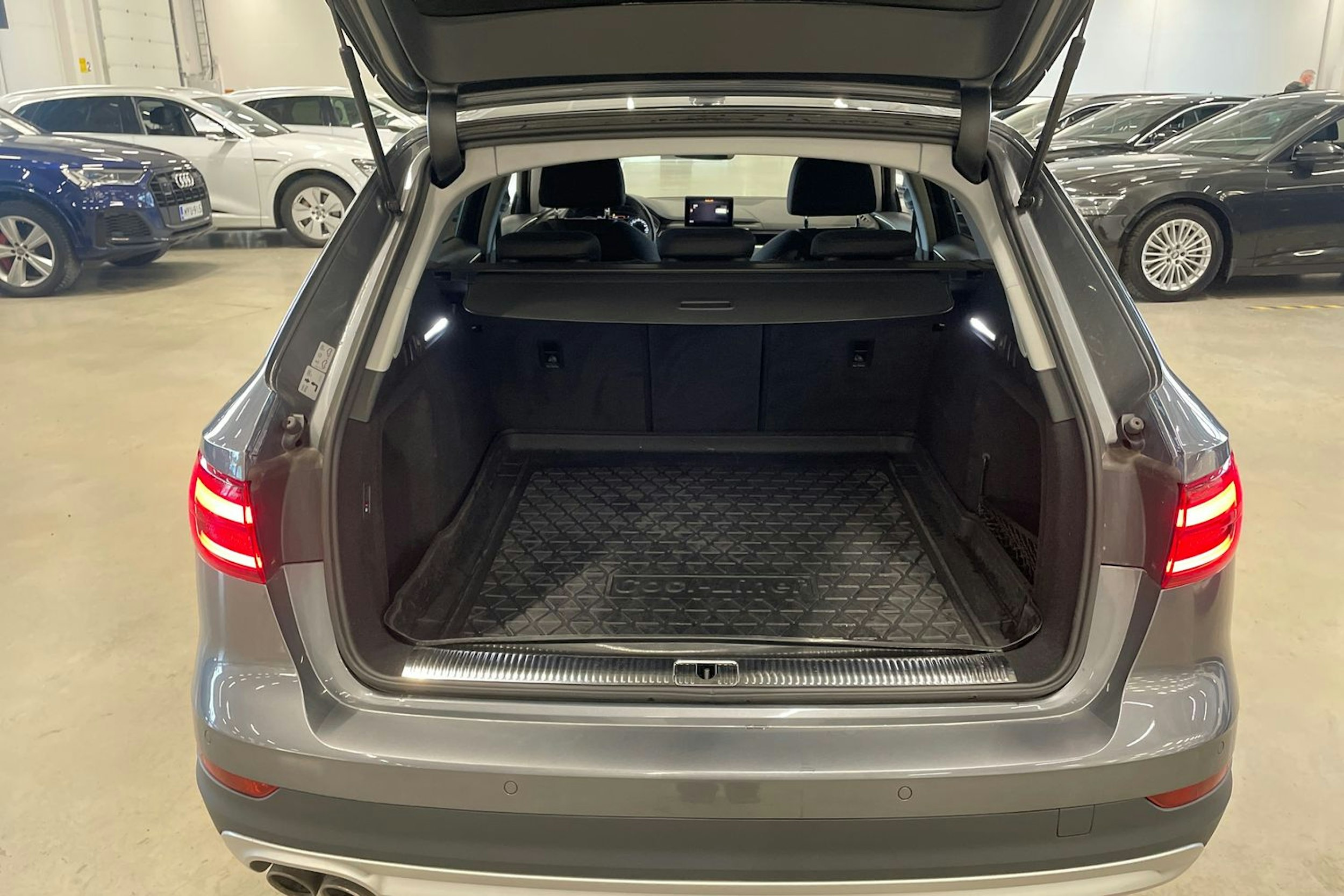 harmaa Audi A4 allroad quattro 2018 kuva 35.