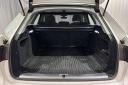valkoinen Audi A4 allroad quattro 2018 kuva 16.
