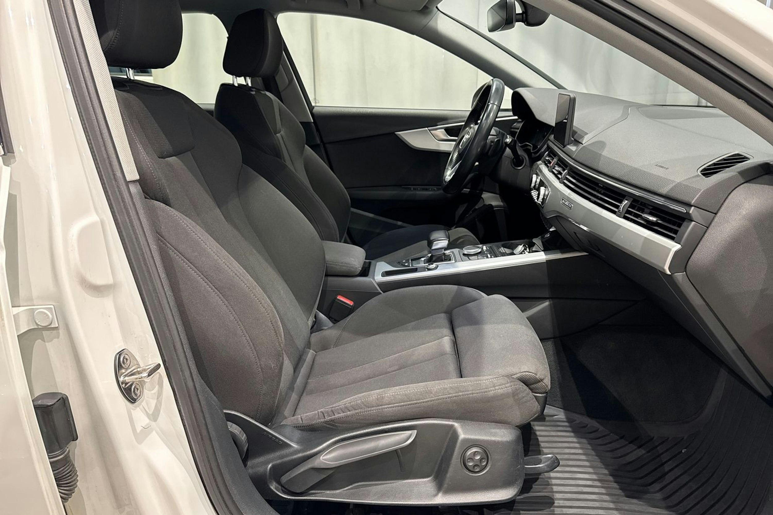 valkoinen Audi A4 allroad quattro 2018 kuva 20.