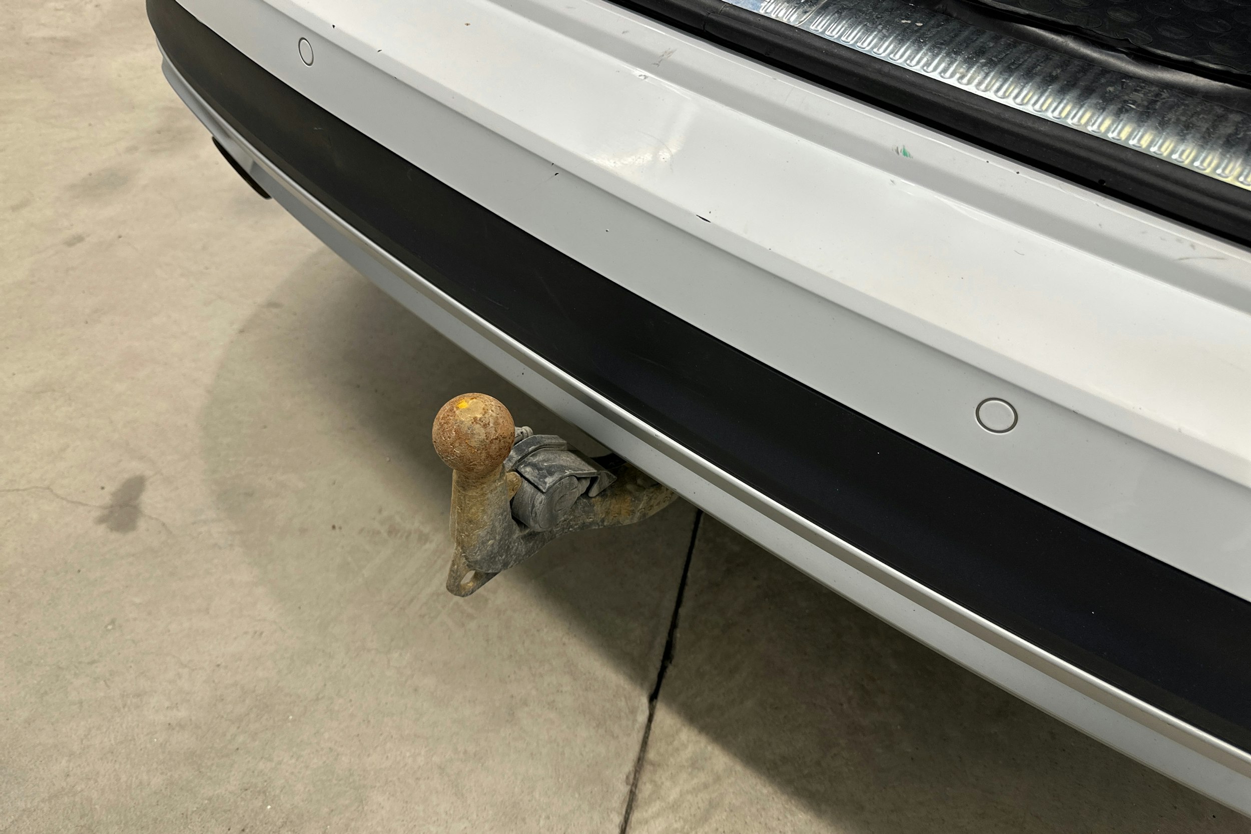 Valkoinen Audi A4 allroad quattro 2018 kuva 21.
