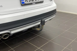 Valkoinen Audi A4 allroad quattro 2018 kuva 20.