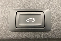 Valkoinen Audi A4 allroad quattro 2018 kuva 21.