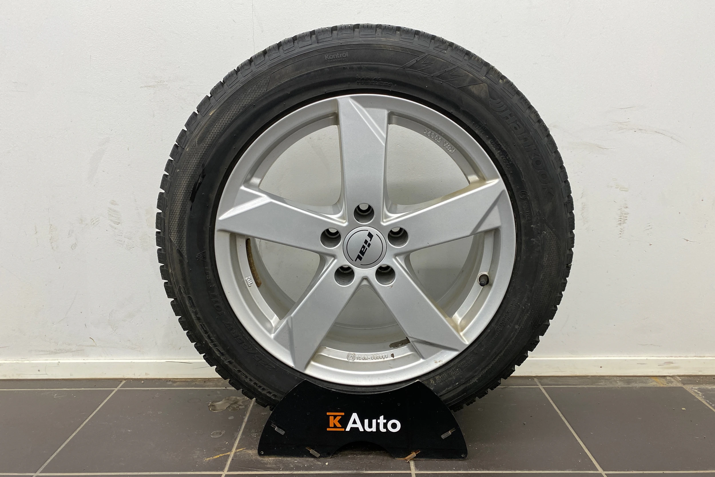 Valkoinen Audi A4 allroad quattro 2018 kuva 22.