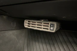 Valkoinen Audi A4 allroad quattro 2018 kuva 26.