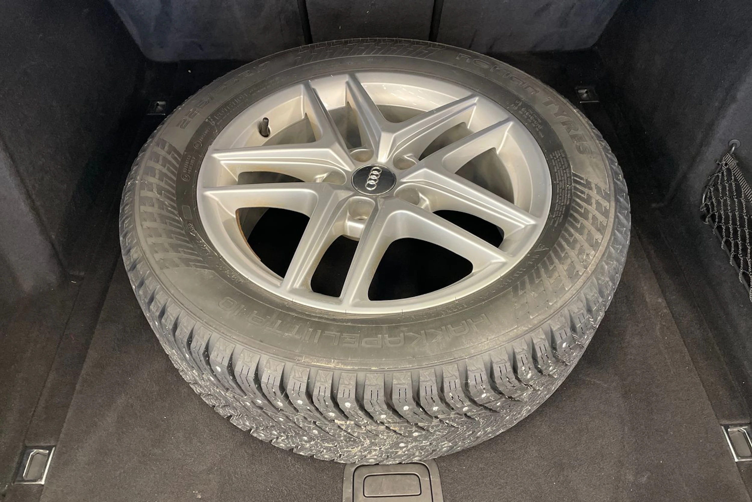 Harmaa Audi A4 allroad quattro 2018 kuva 12.