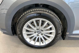 Harmaa Audi A4 allroad quattro 2018 kuva 13.