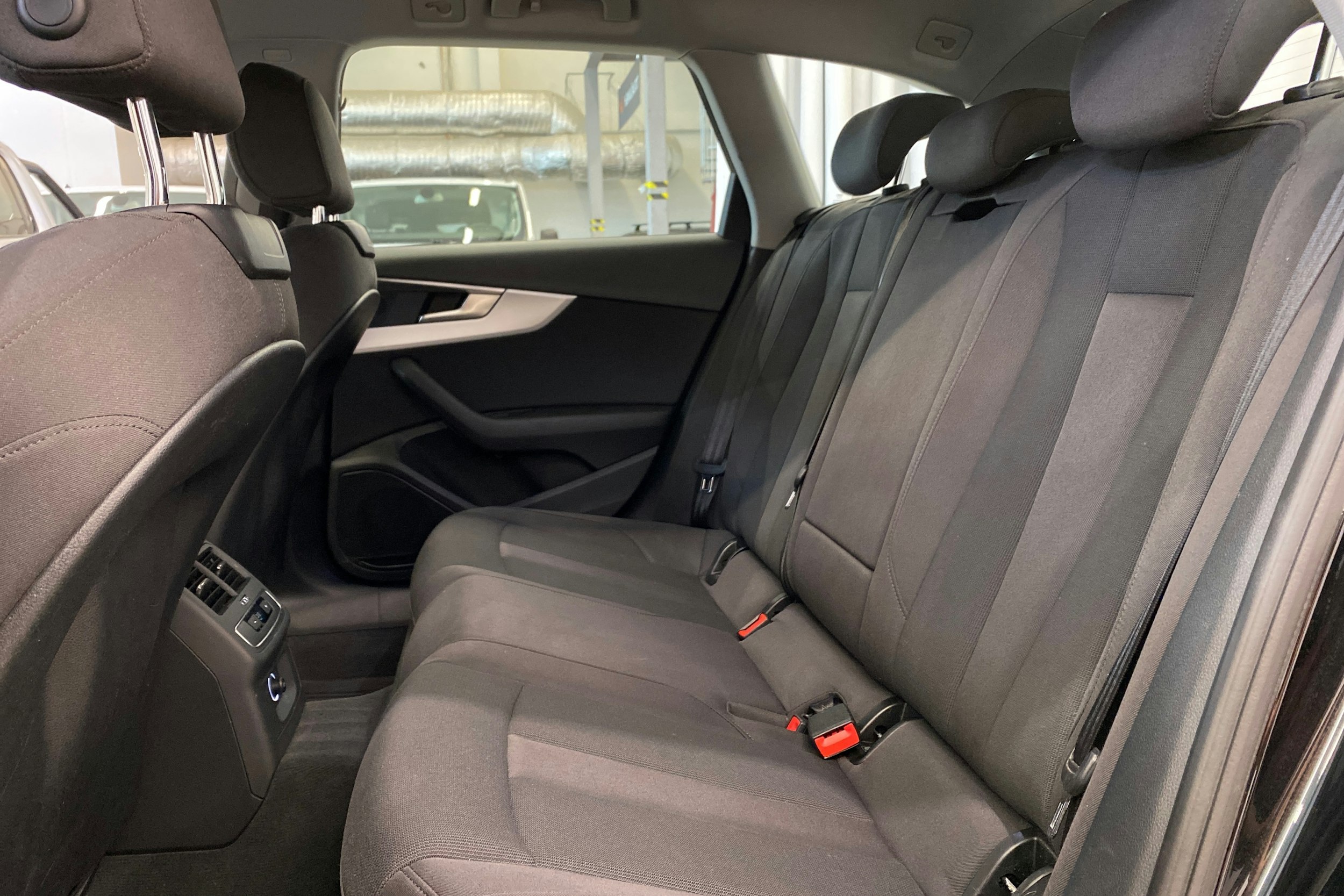 musta Audi A4 allroad quattro 2018 kuva 13.