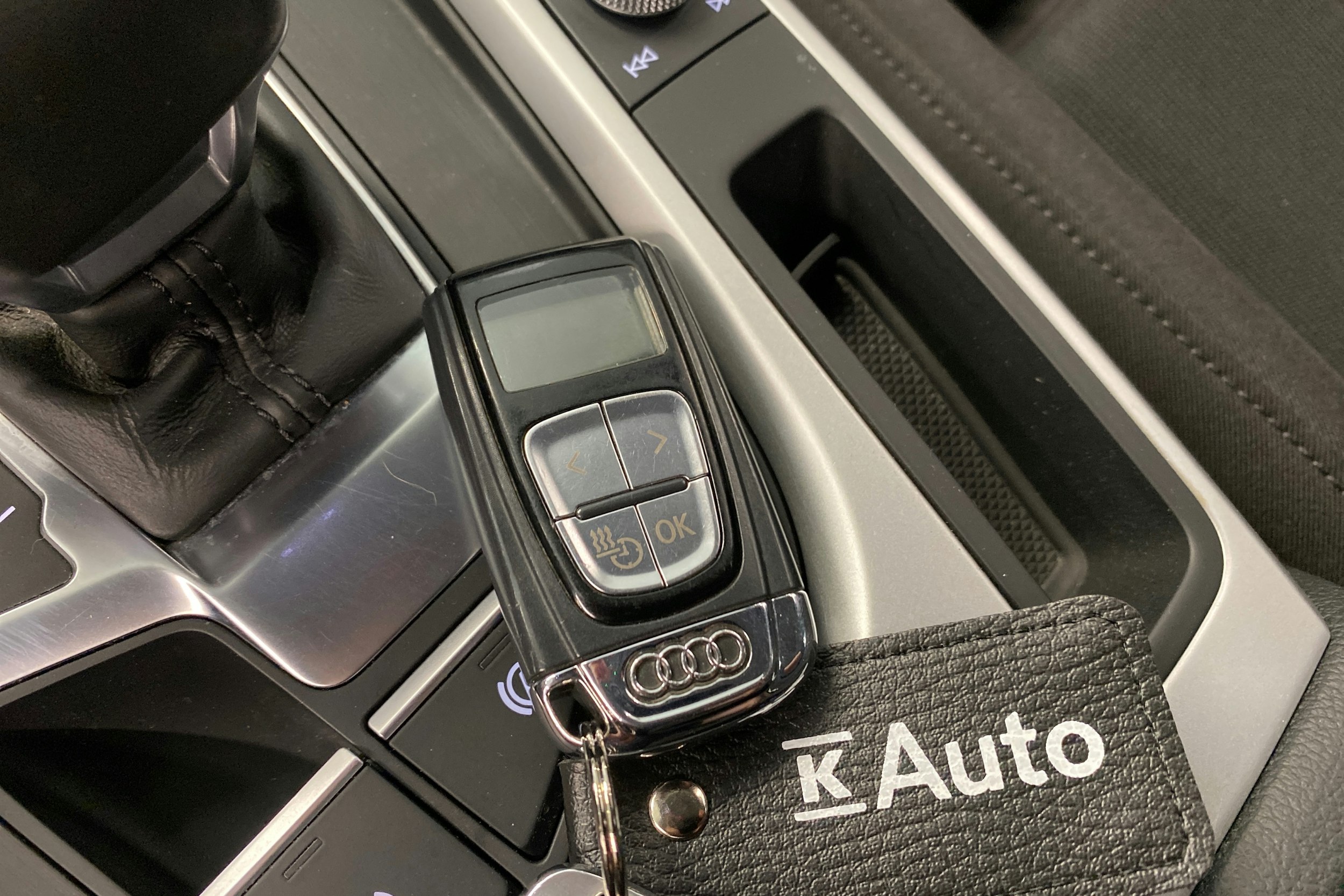 musta Audi A4 allroad quattro 2018 kuva 30.