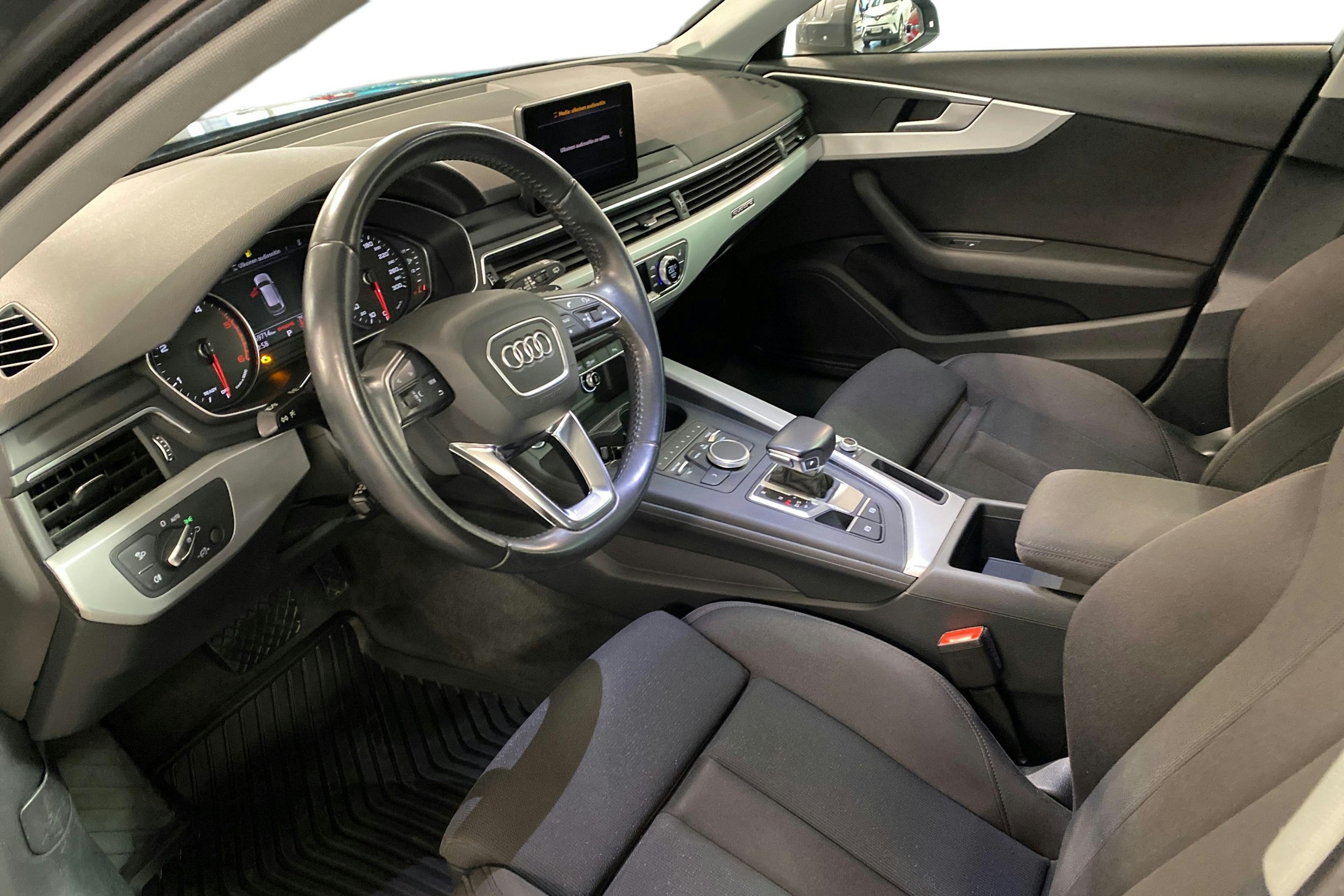 harmaa Audi A4 allroad quattro 2018 kuva 7.