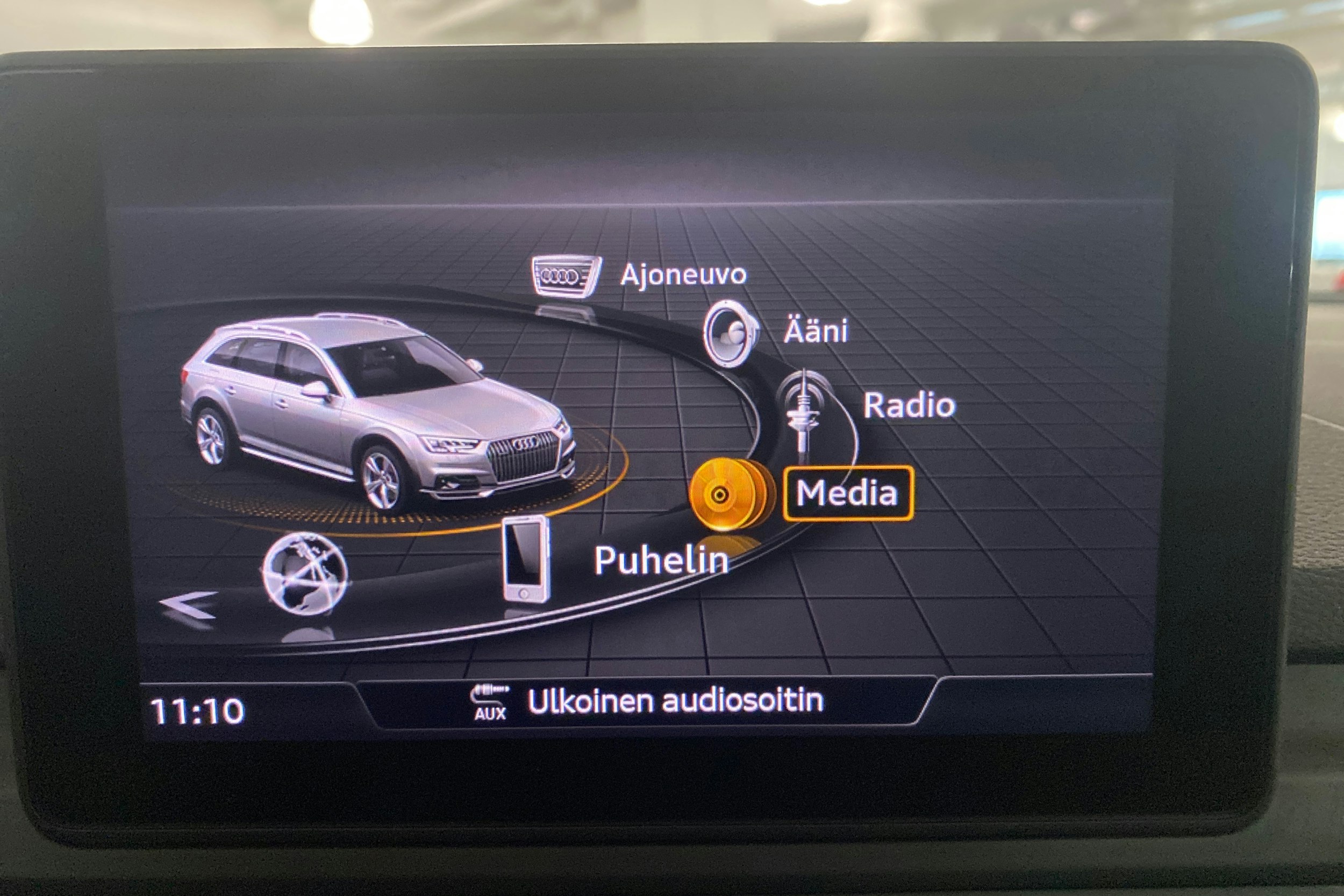 harmaa Audi A4 allroad quattro 2018 kuva 22.