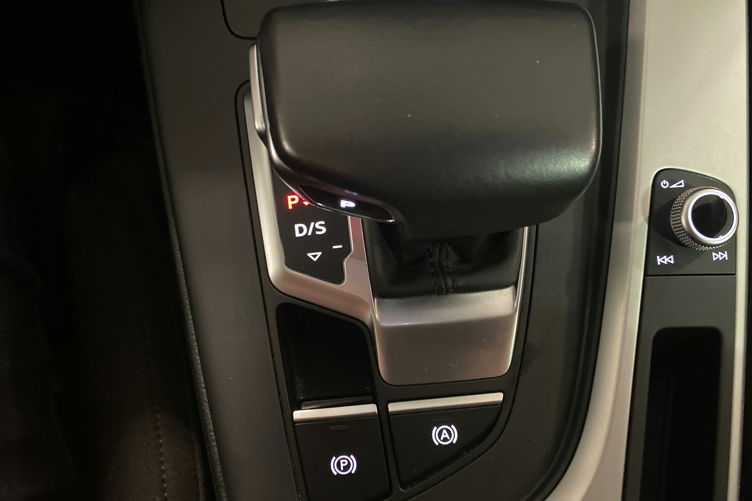 harmaa Audi A4 allroad quattro 2018 kuva 25.