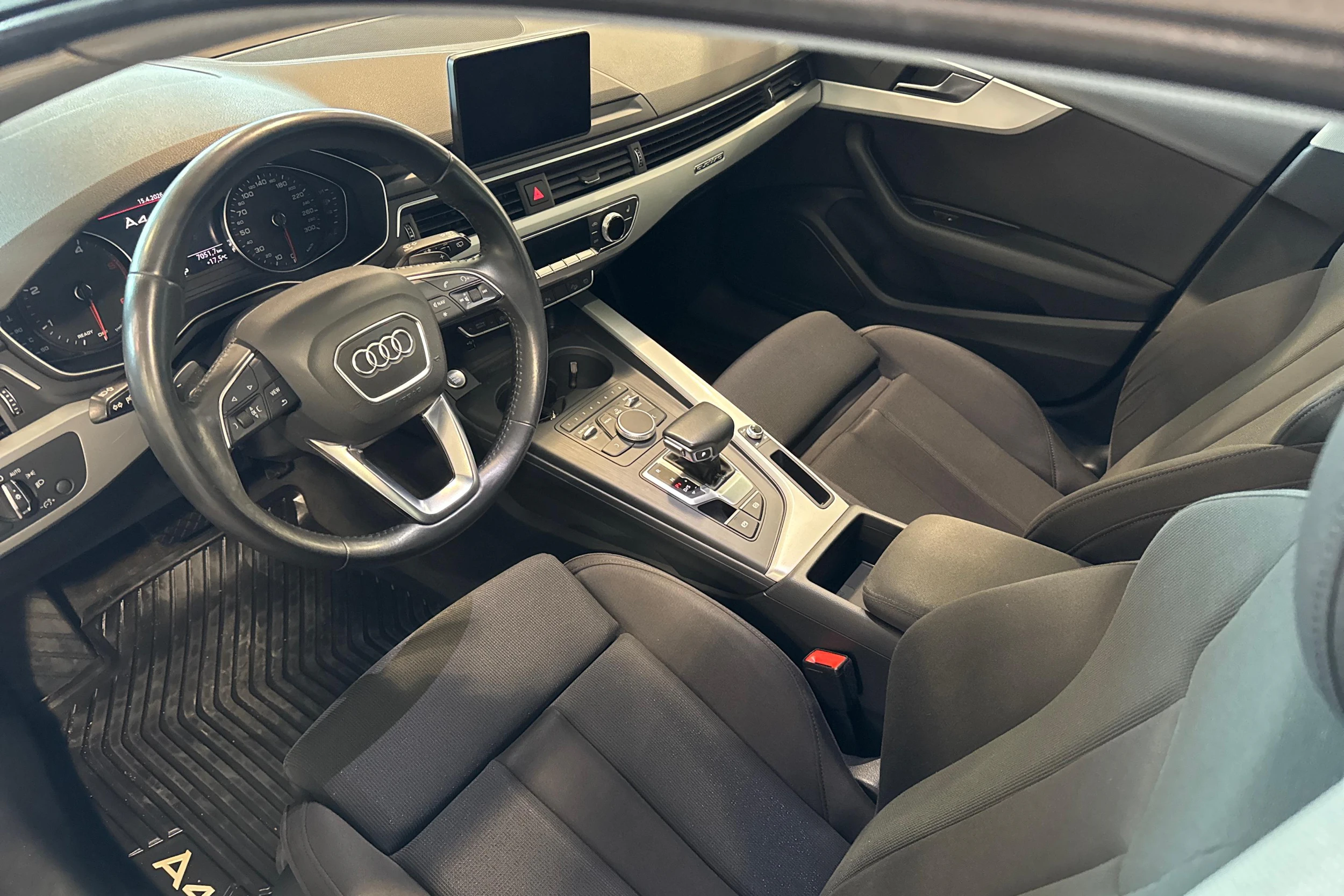 musta Audi A4 allroad quattro 2018 kuva 8.