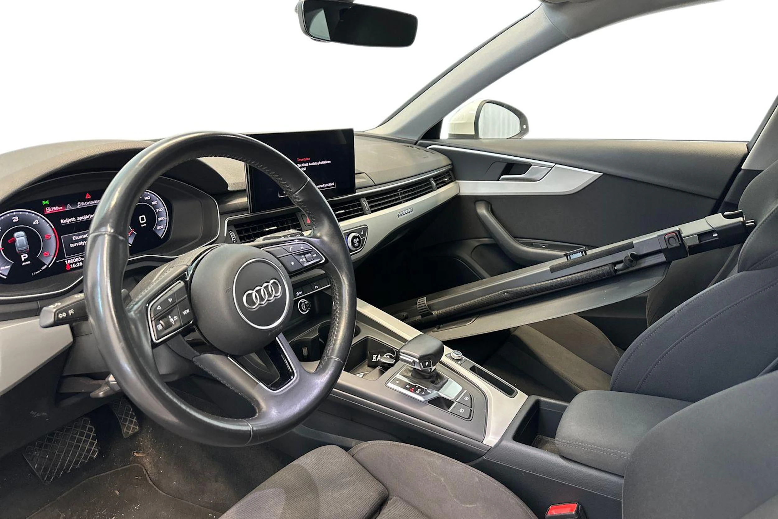 valkoinen Audi A4 allroad quattro 2019 kuva 3.