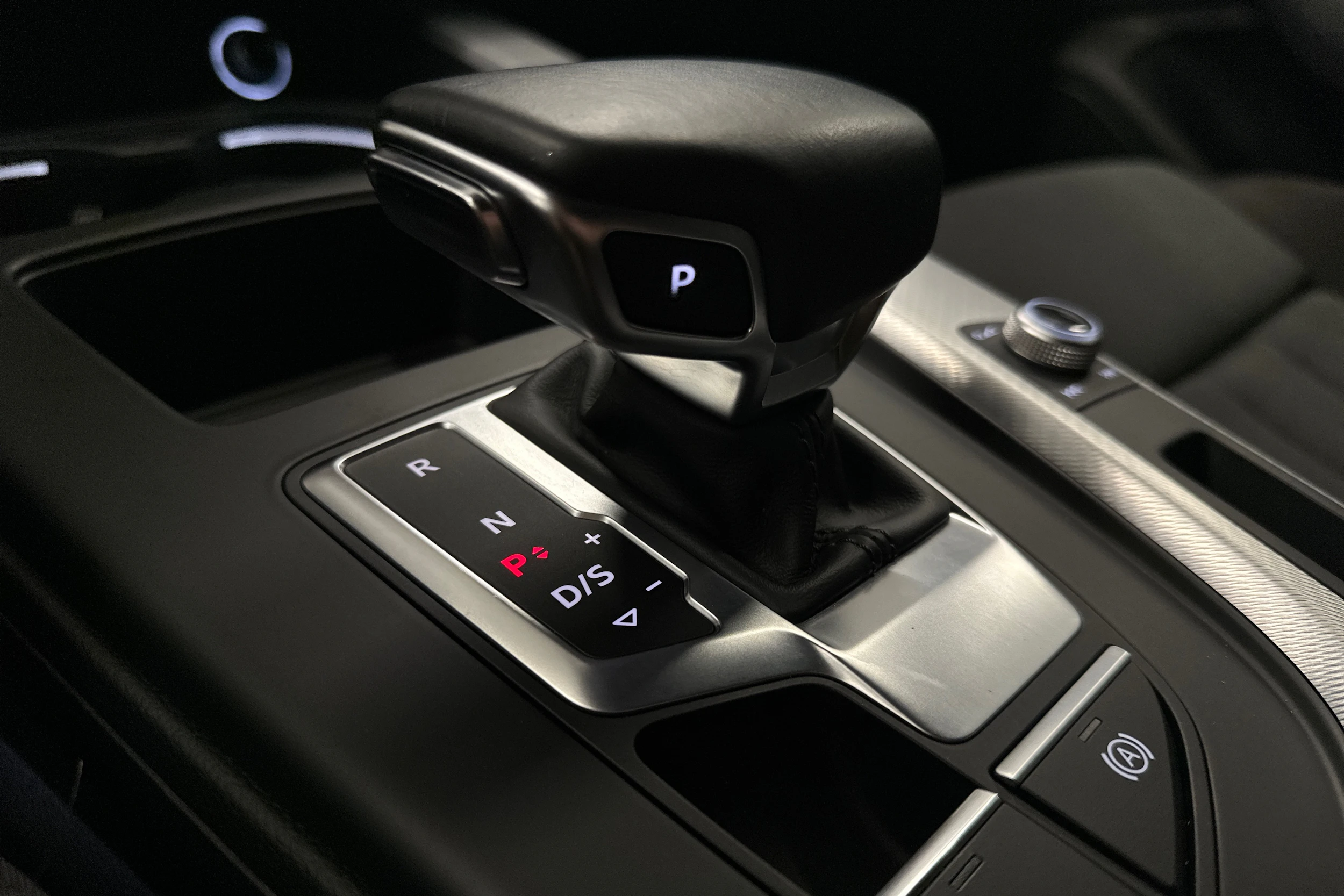valkoinen Audi A4 allroad quattro 2020 kuva 30.