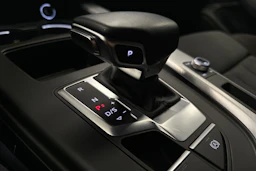 valkoinen Audi A4 allroad quattro 2020 kuva 30.