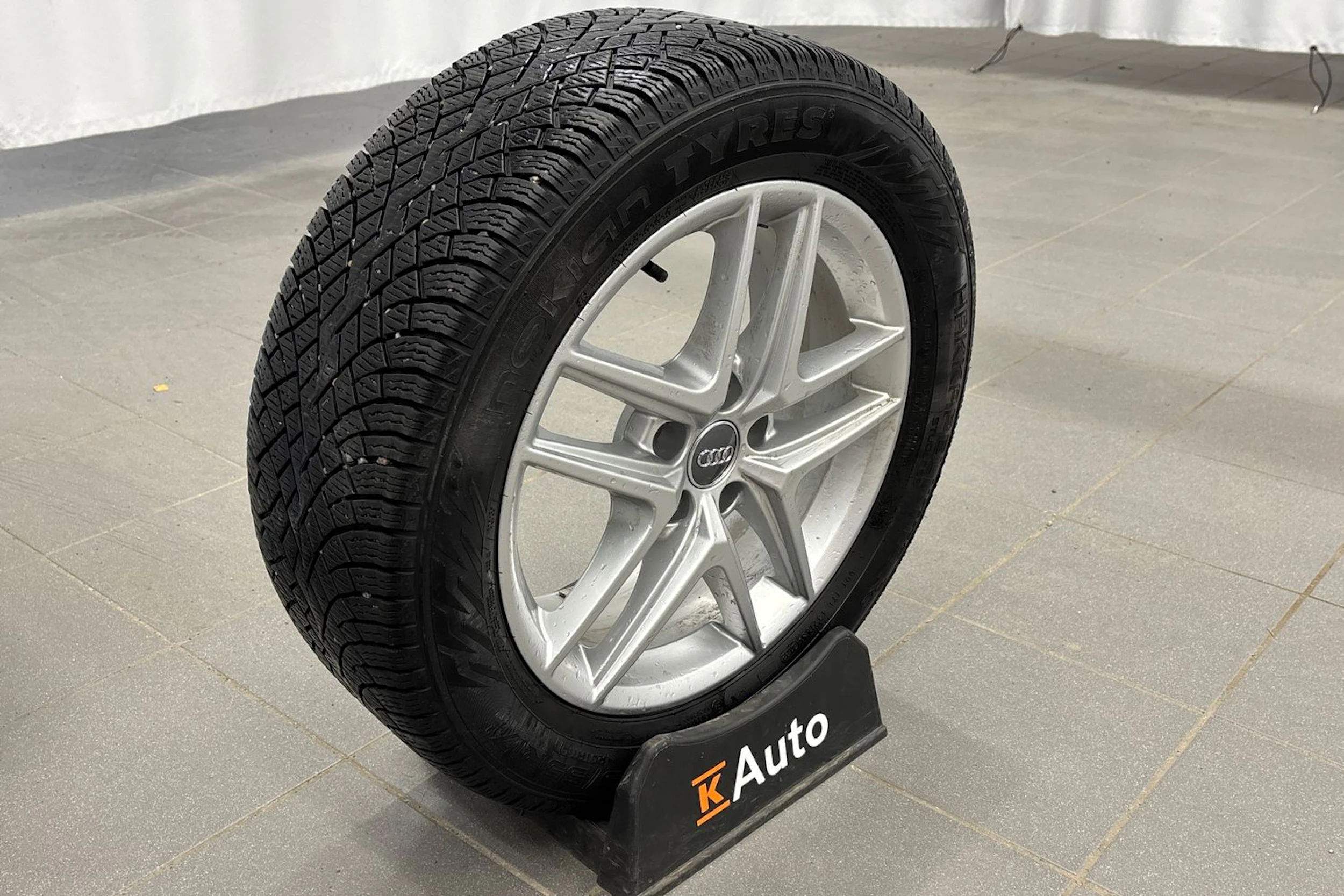 valkoinen Audi A4 allroad quattro 2020 kuva 10.