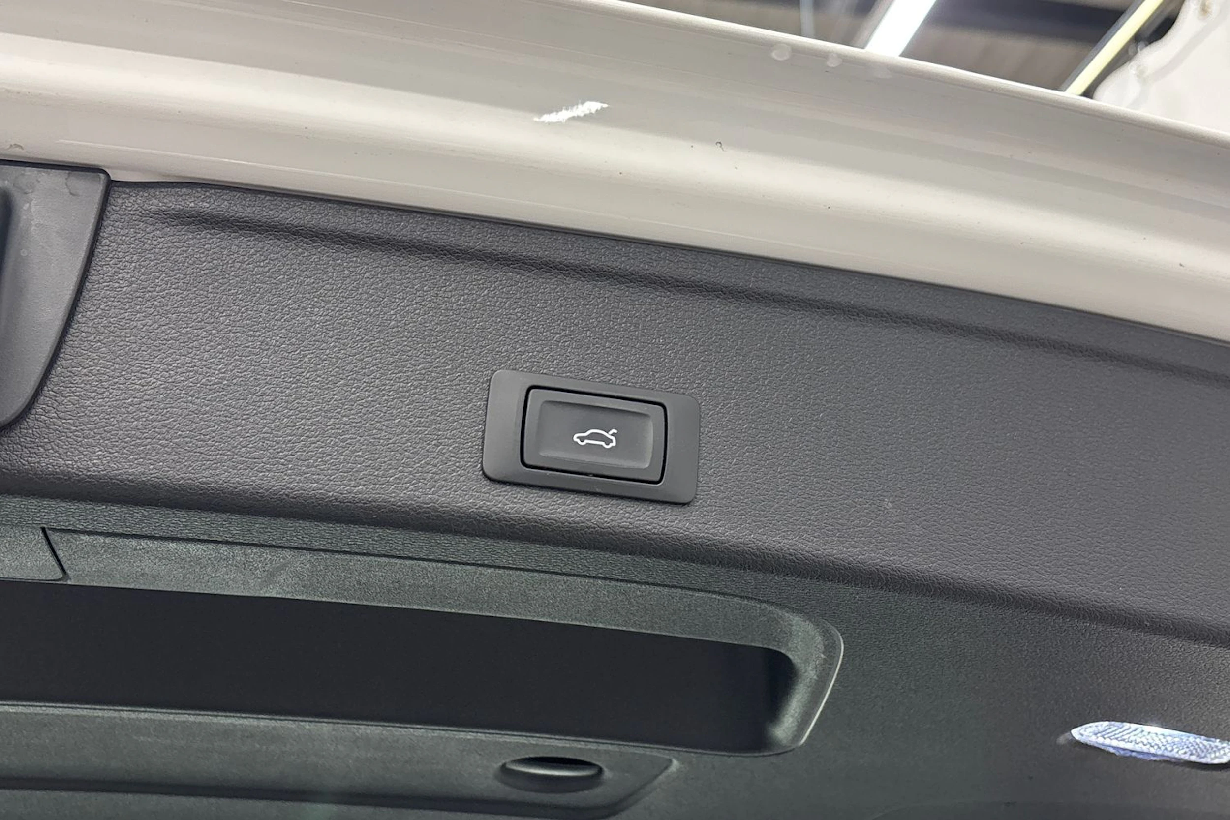 valkoinen Audi A4 allroad quattro 2020 kuva 13.