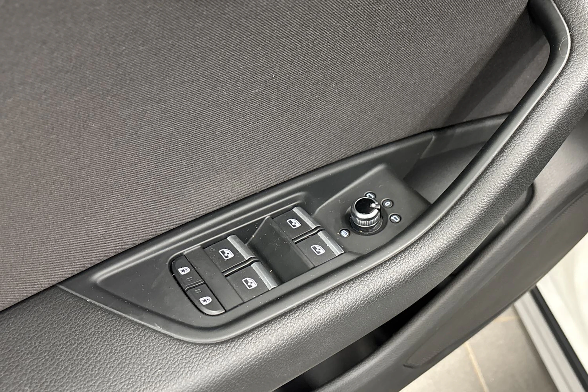valkoinen Audi A4 allroad quattro 2020 kuva 15.