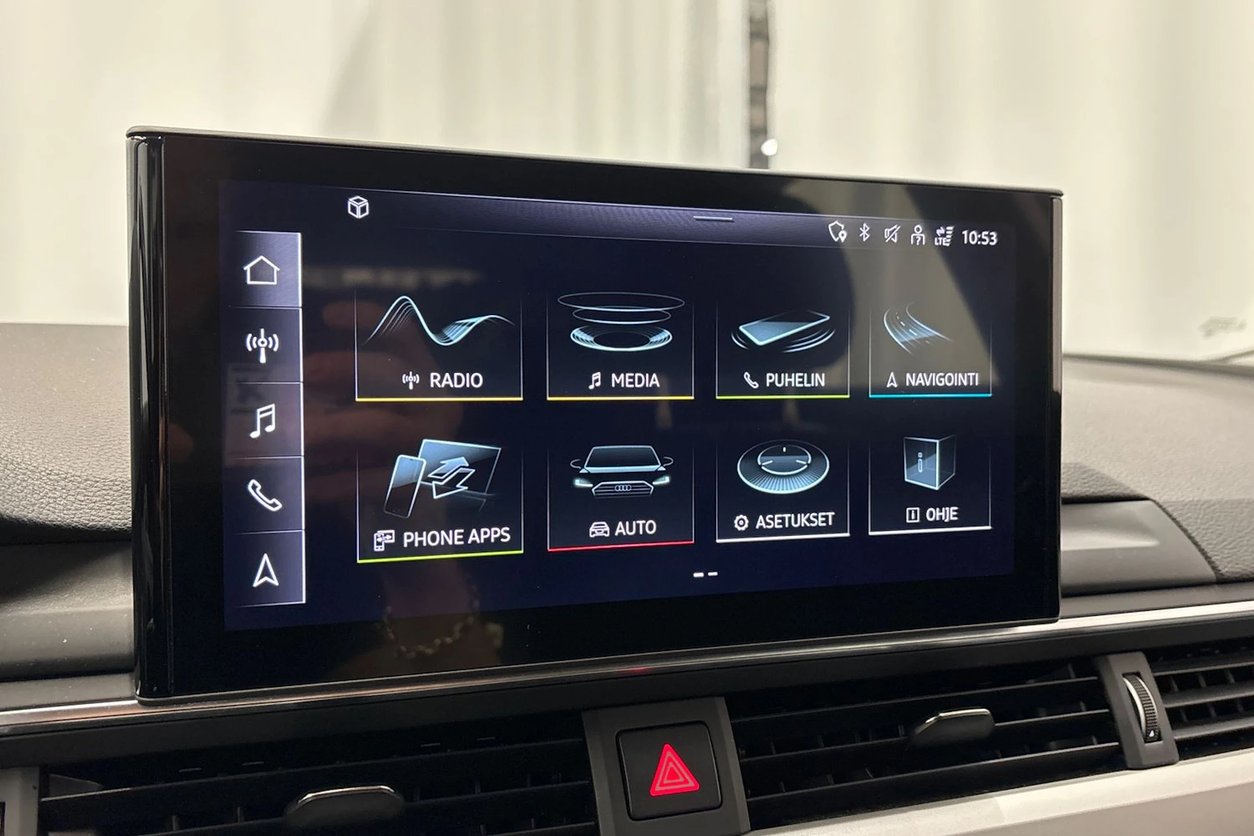 valkoinen Audi A4 allroad quattro 2020 kuva 21.
