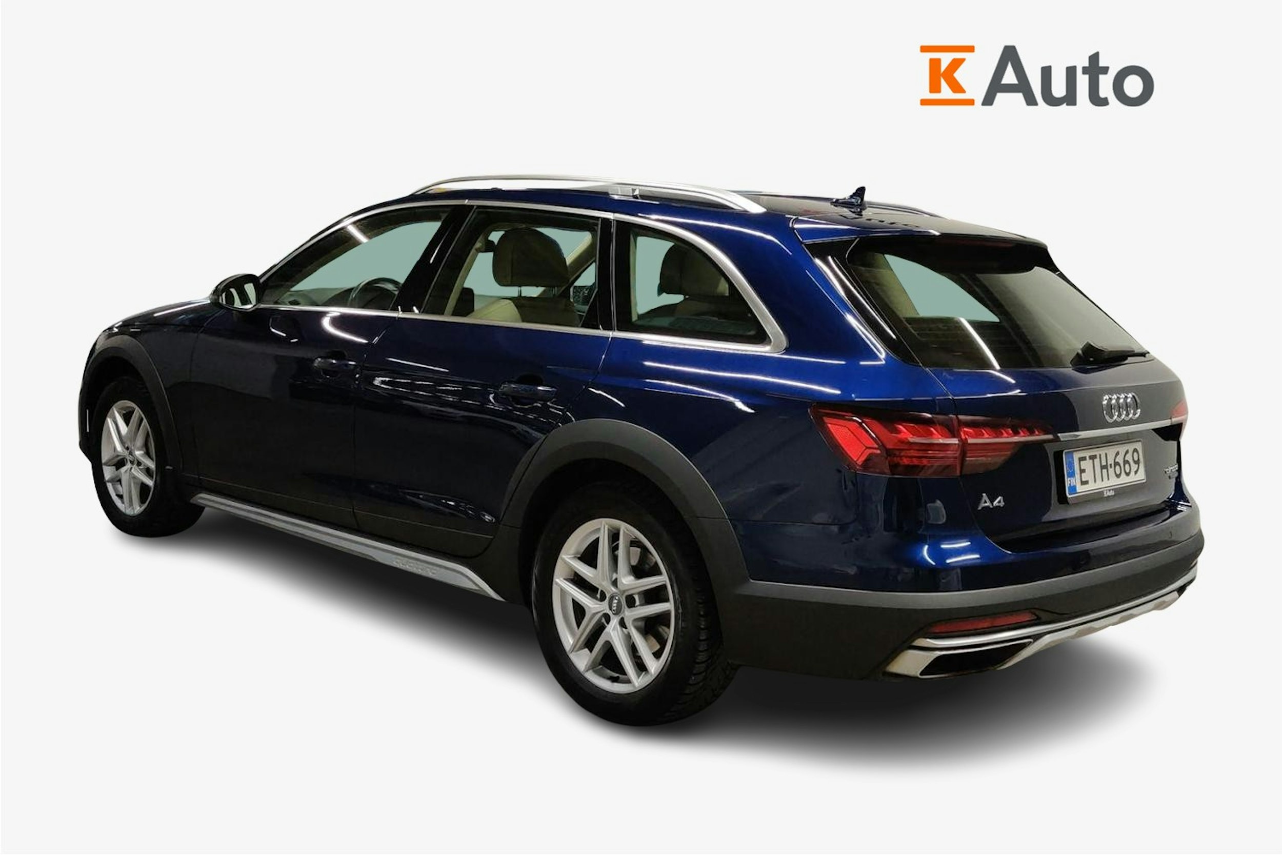 sininen Audi A4 allroad quattro 2020 kuva 3.