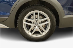 sininen Audi A4 allroad quattro 2020 kuva 12.