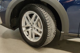 sininen Audi A4 allroad quattro 2020 kuva 14.