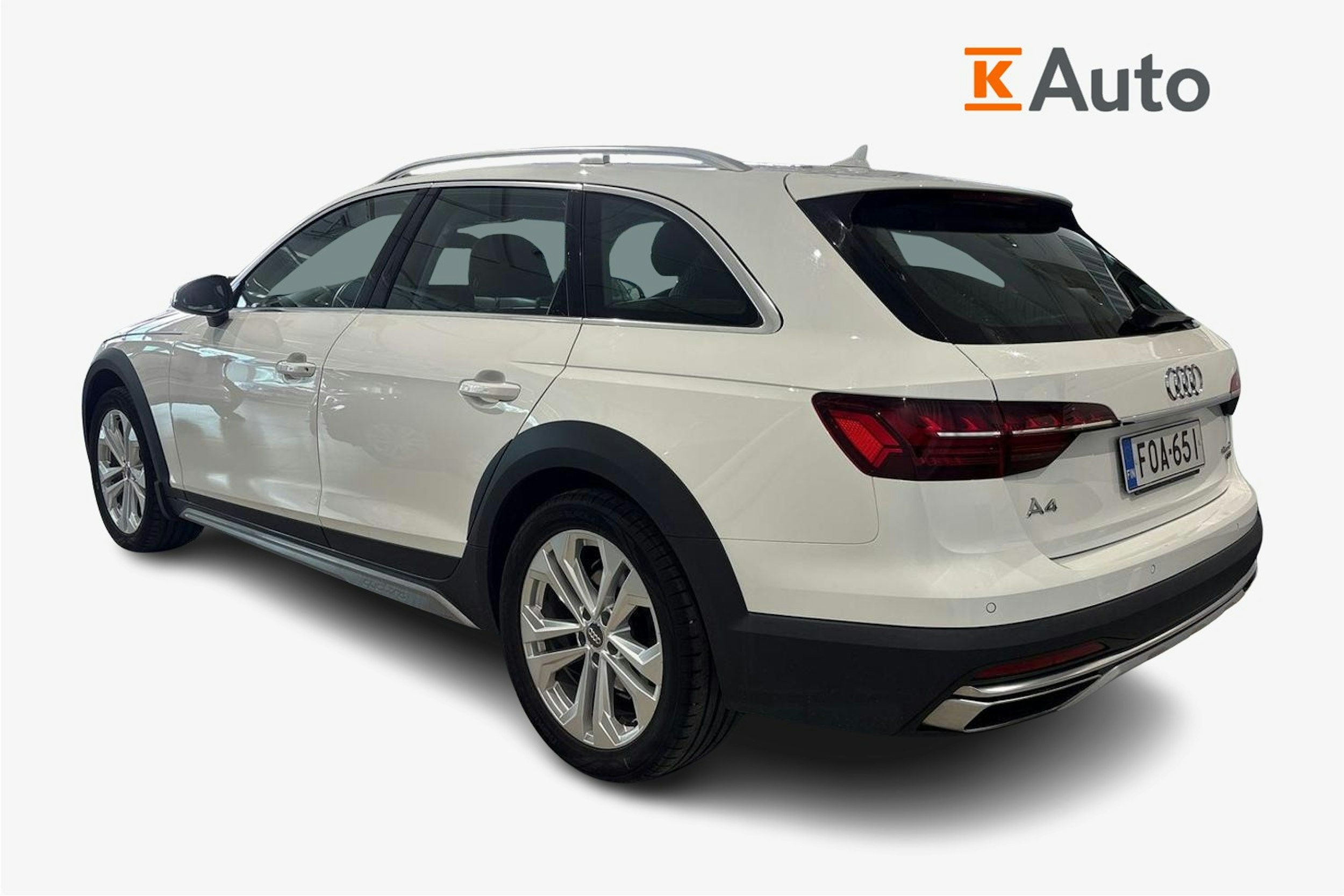 valkoinen Audi A4 allroad quattro 2020 kuva 2.