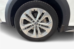 valkoinen Audi A4 allroad quattro 2020 kuva 11.