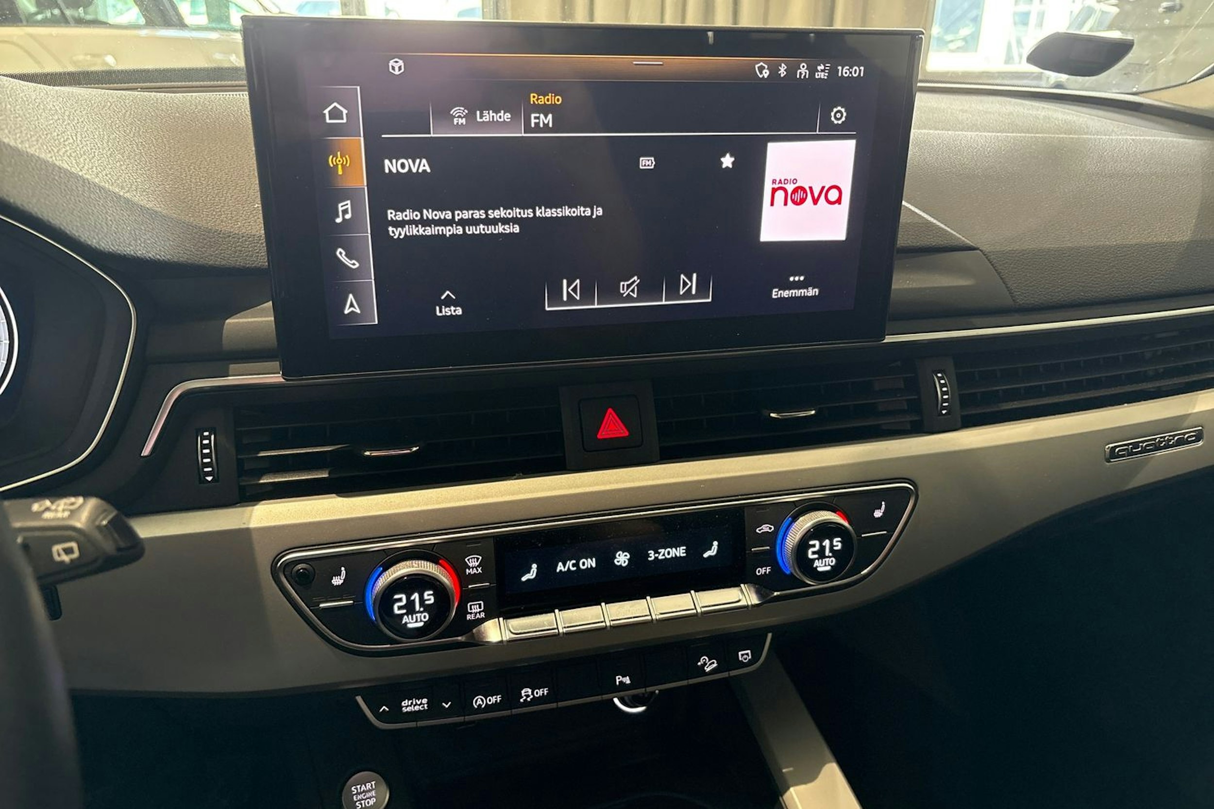 valkoinen Audi A4 allroad quattro 2020 kuva 25.